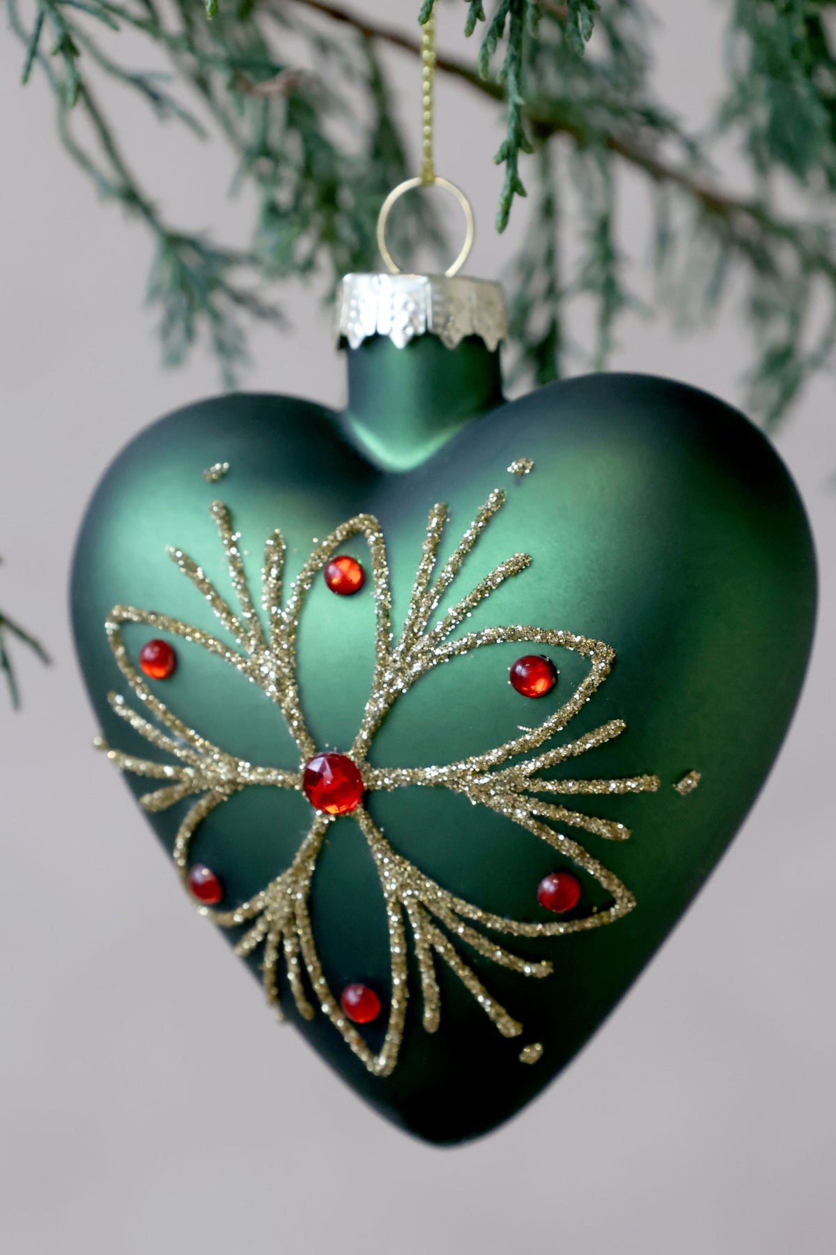 Weihnachtskugel Glas Herz mit Muster, Moos, 8 cm hoch