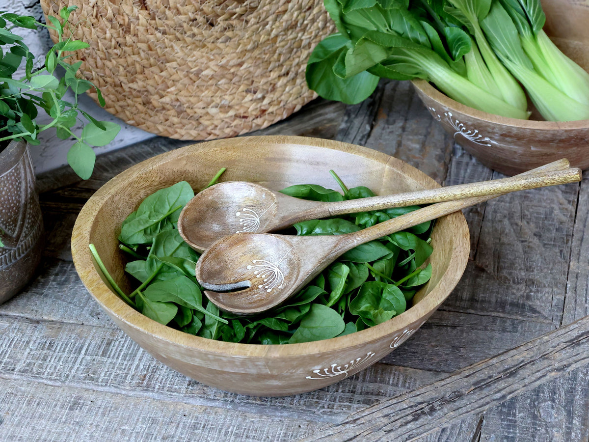 Salatbesteck aus Mangoholz mit Schnitzereien, 30,5 cm