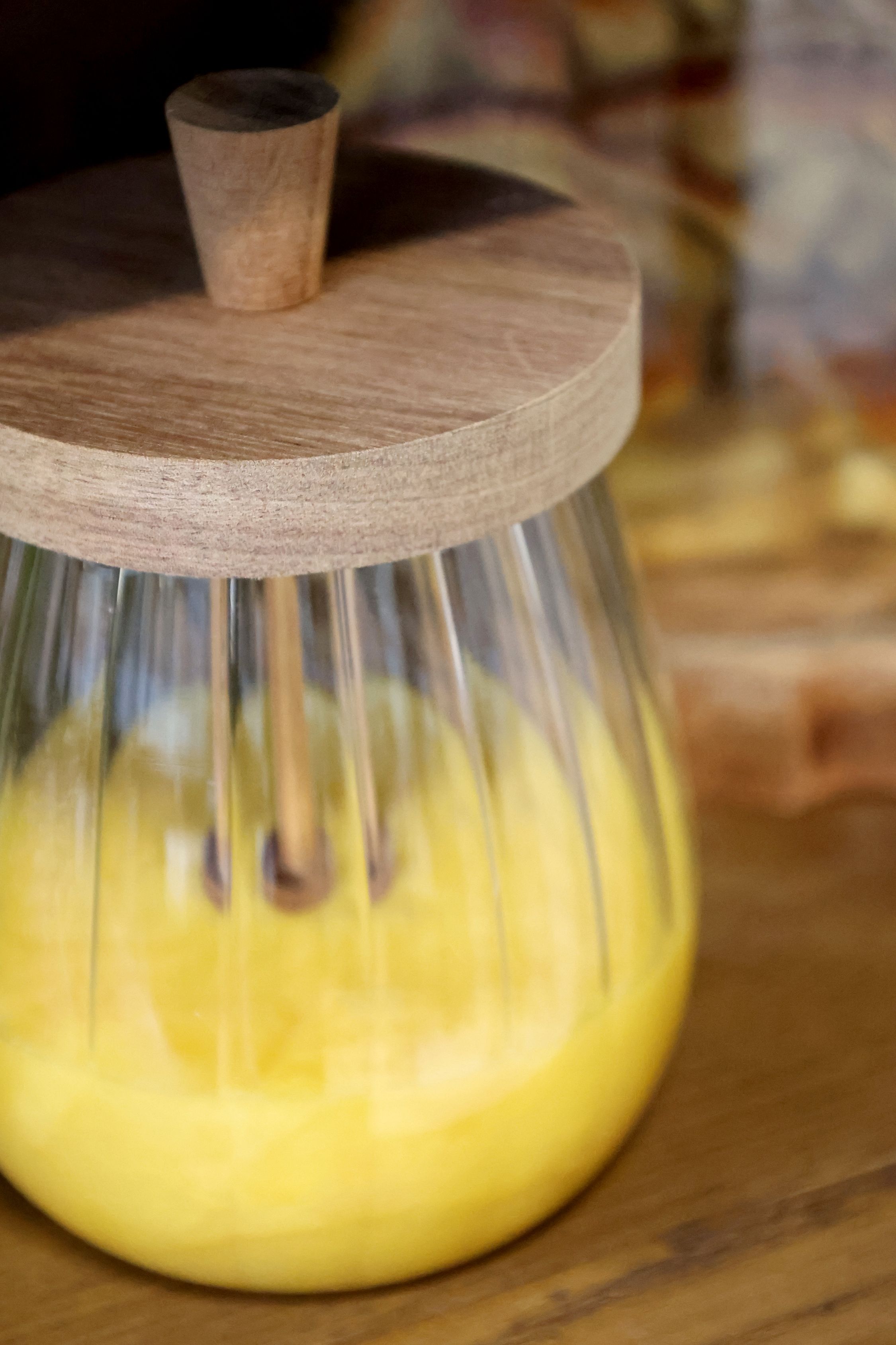 Aufbewahrungsglas mit Rillen, 650 ml, Akazienholz
