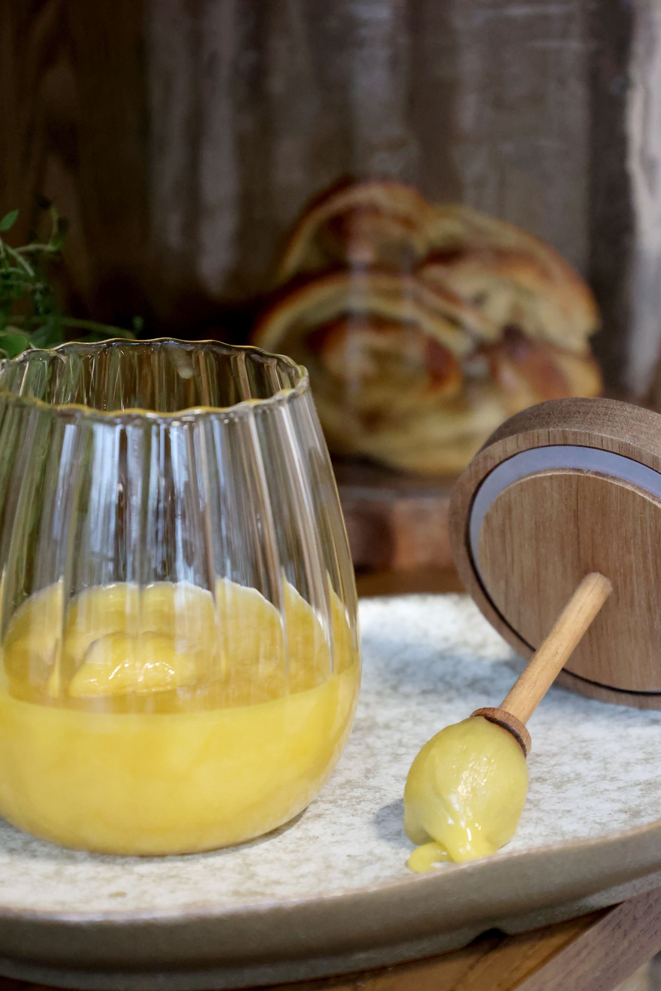 Aufbewahrungsglas mit Rillen, 650 ml, Akazienholz