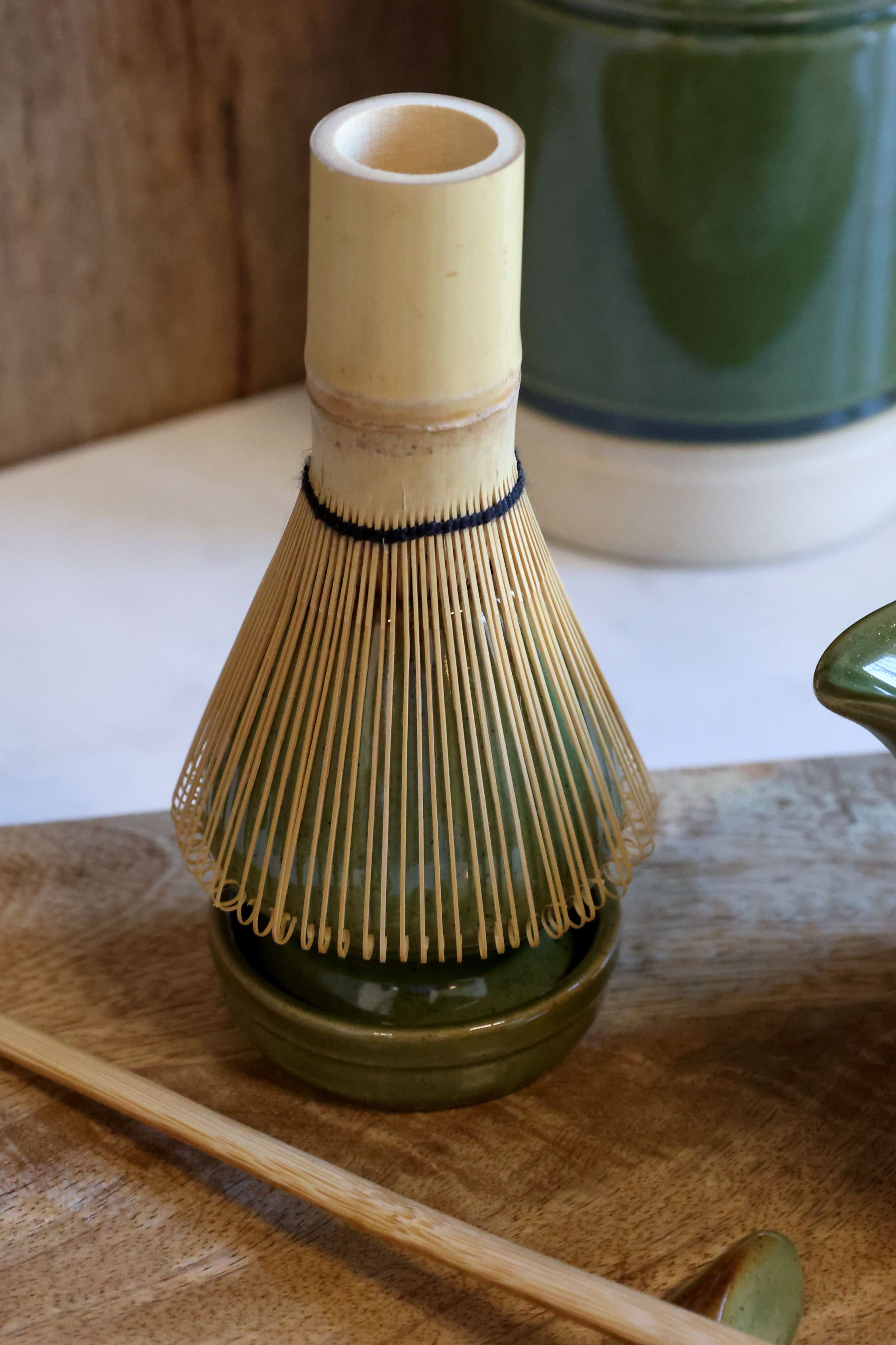 Matcha-Becher-Set mit 6 Teilen aus Steingut und Bambus, oliv