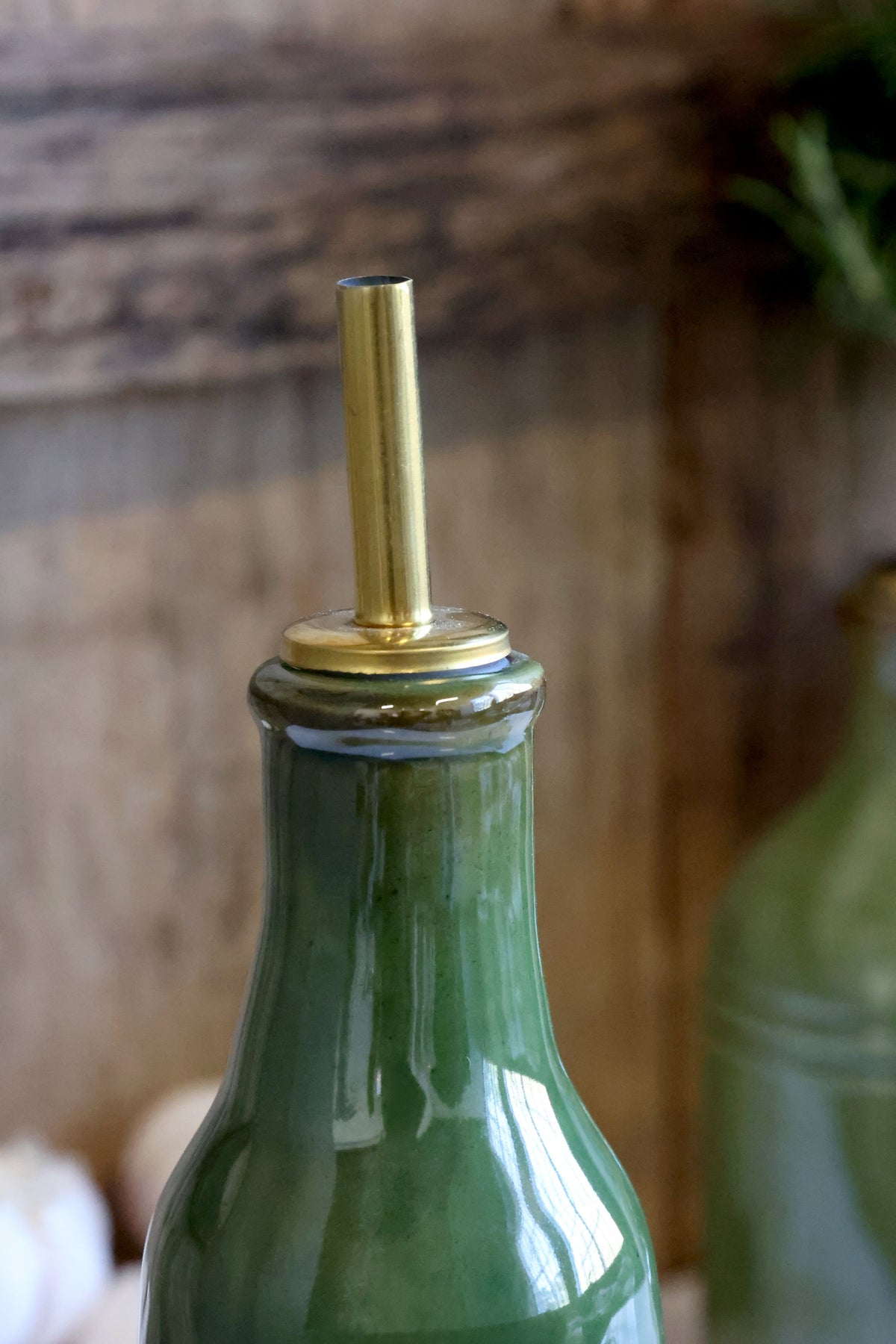 Steingutflasche mit Weinausgießer, oliv, 400 ml