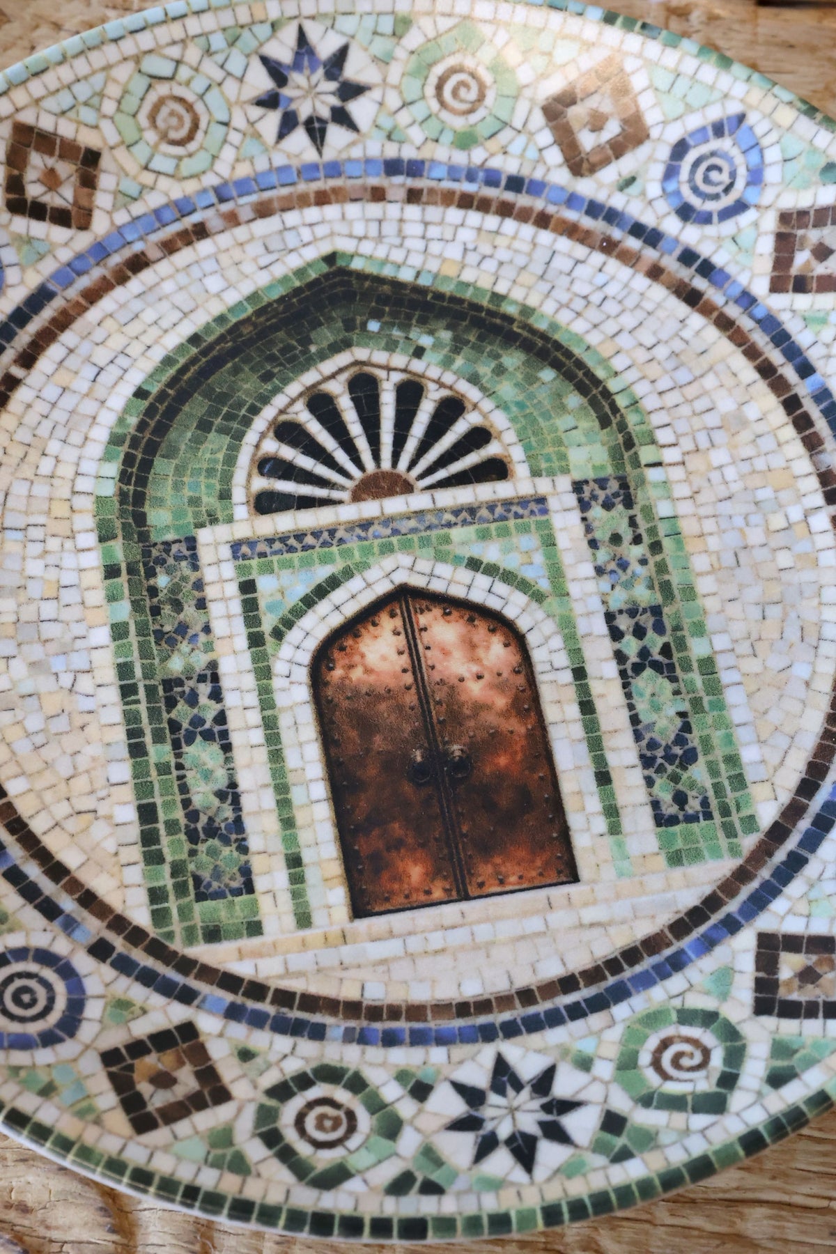 Mosaik Tablett Chartres mit Tür – Steingut, 21 cm