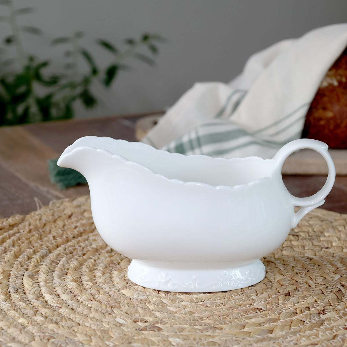 Weiße Kanne aus Porzellan, 19 cm lang, 41 cl