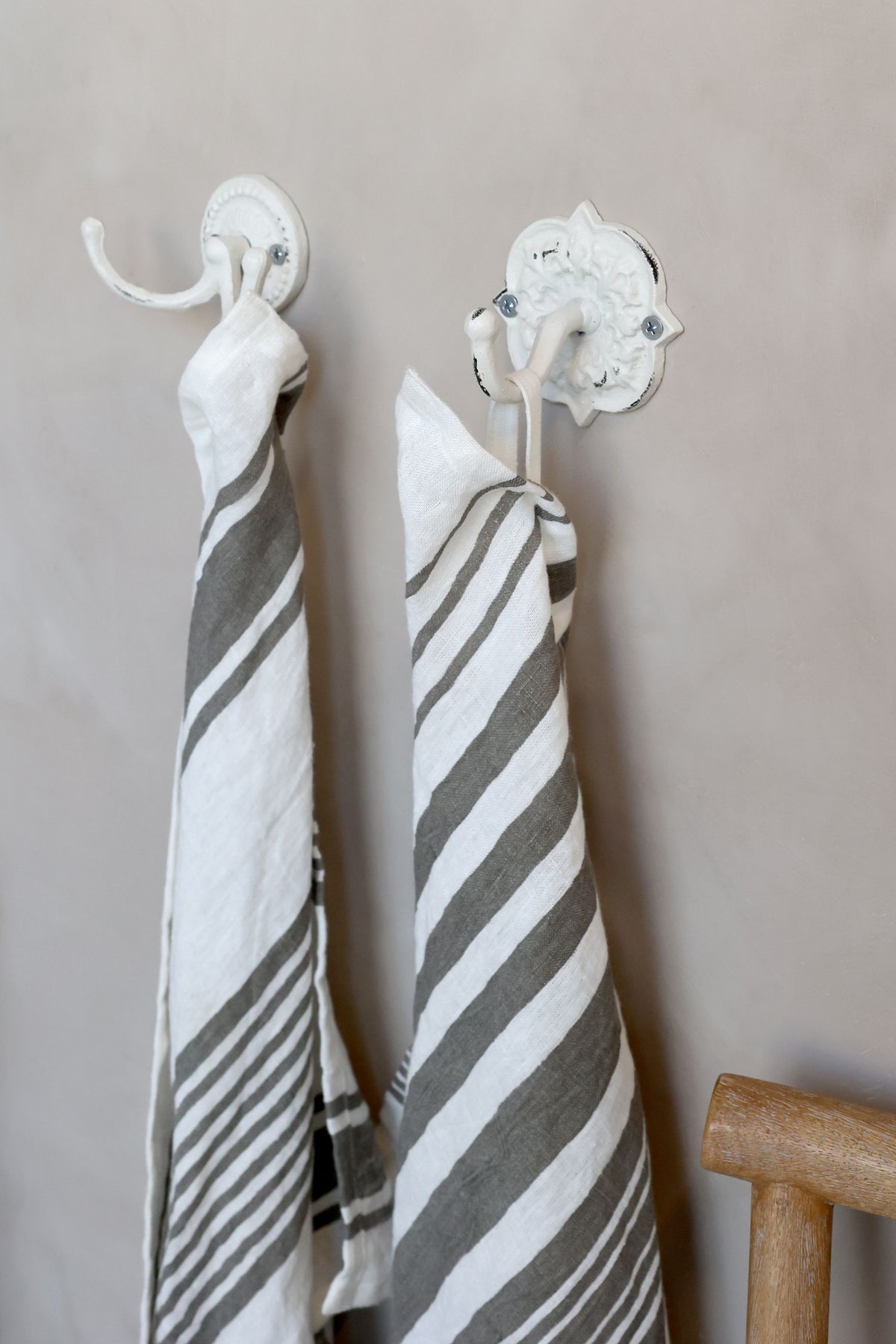Deko Haken aus Eisen in Creme – 6,5 cm breit
