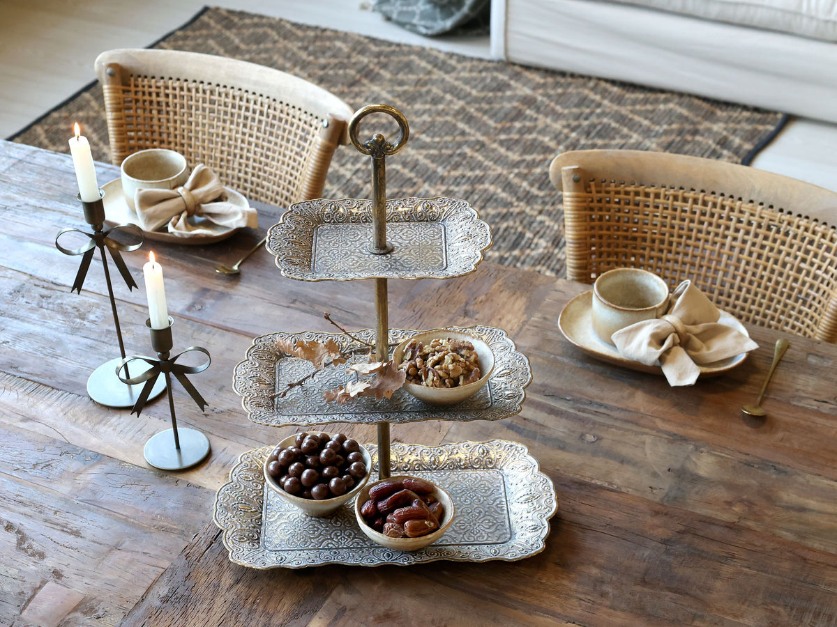 Etagere mit 3 Tabletts, antique messing, 51,5 cm hoch
