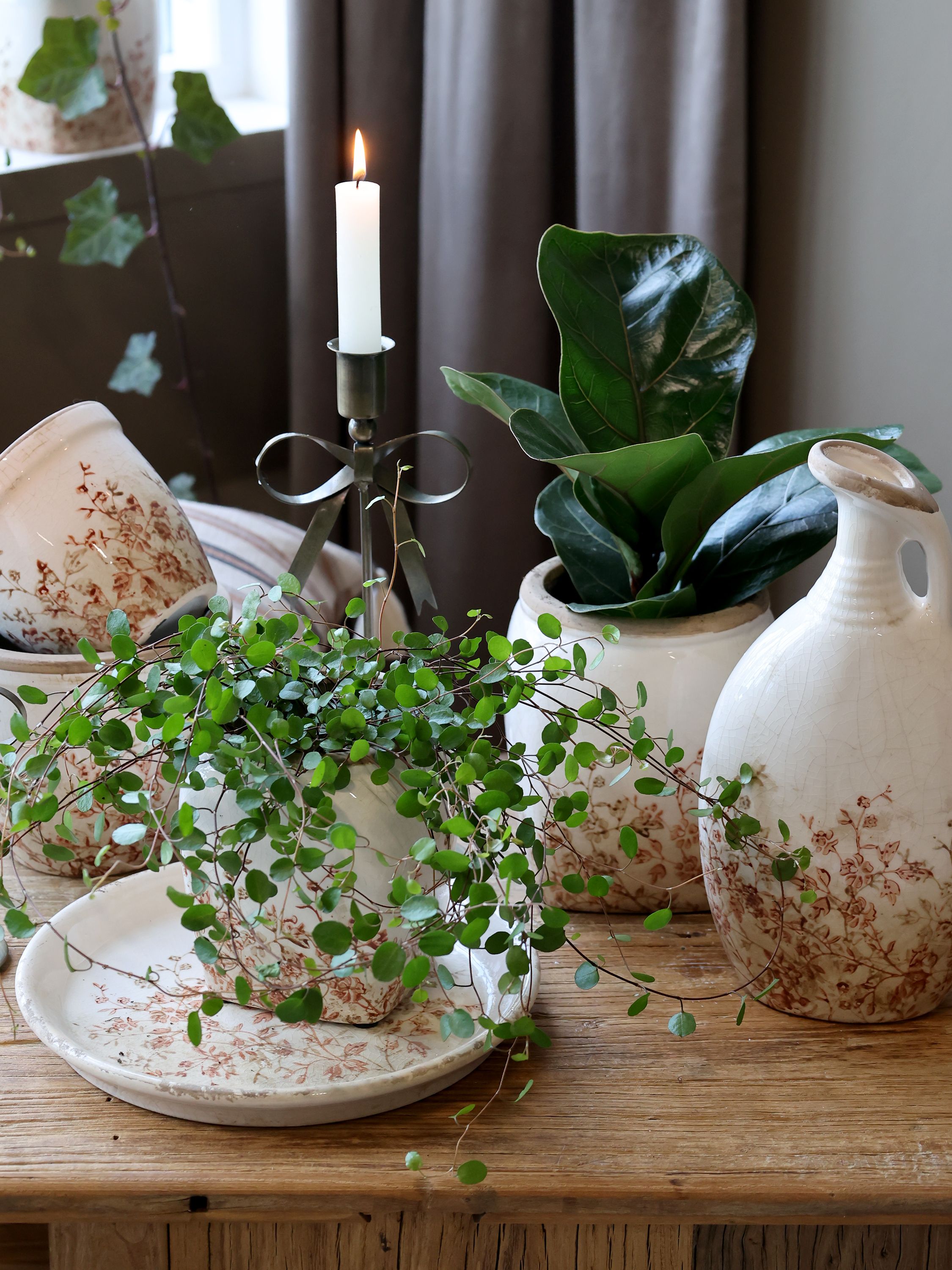 Chaville Kanne aus Keramik in Creme, 27 cm hoch