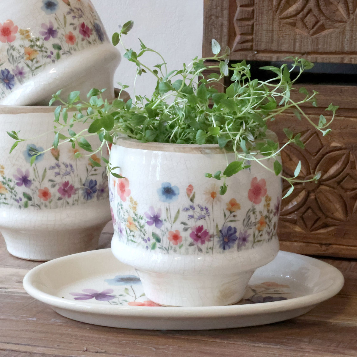 Fleurville Übertopf mit Blumenmotiv, 10,5 cm hoch, creme