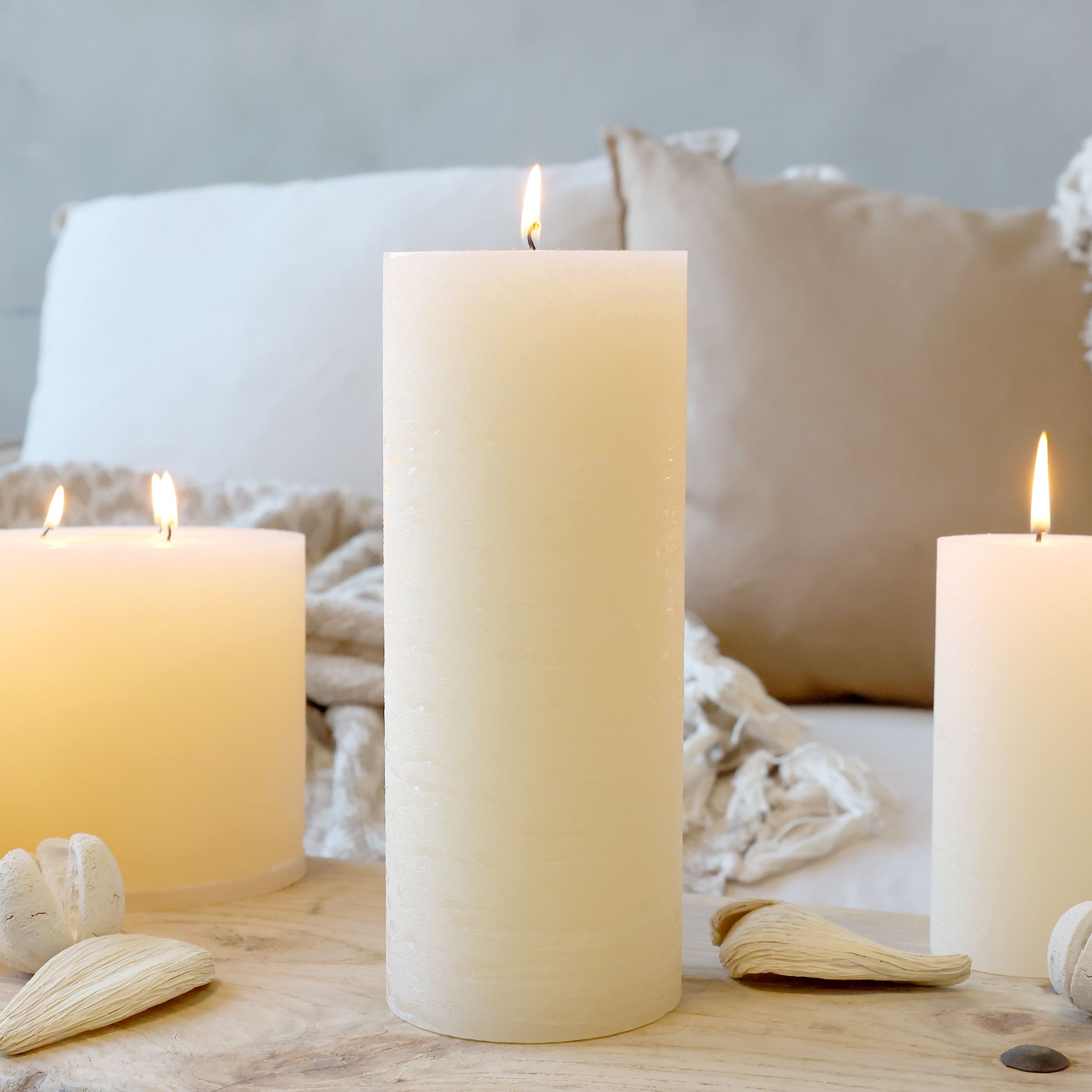 Stumpenkerze Macon Creme, 25 cm, 150 Std. Brenndauer