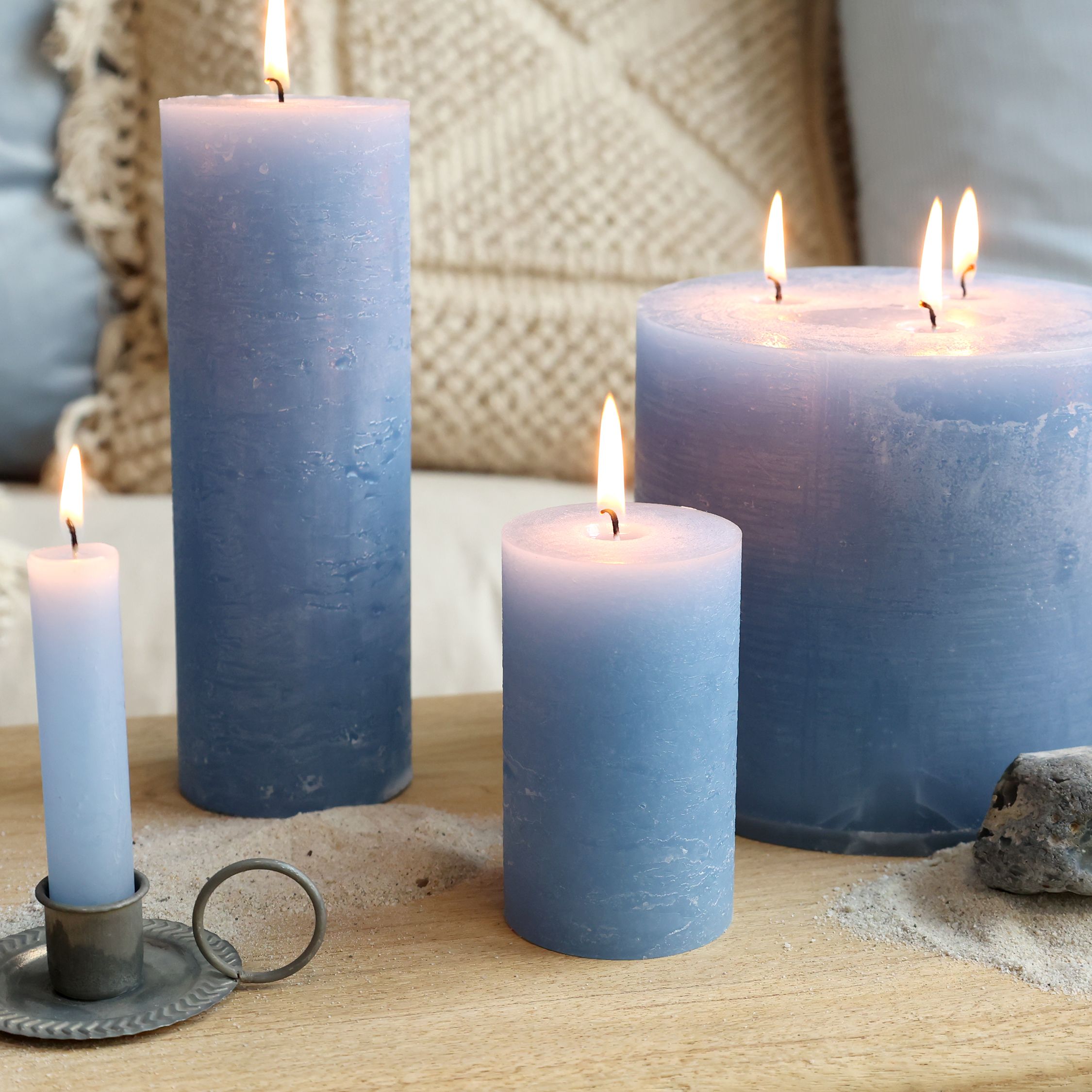 Stumpenkerze Macon in Sky Blue, 10 cm hoch