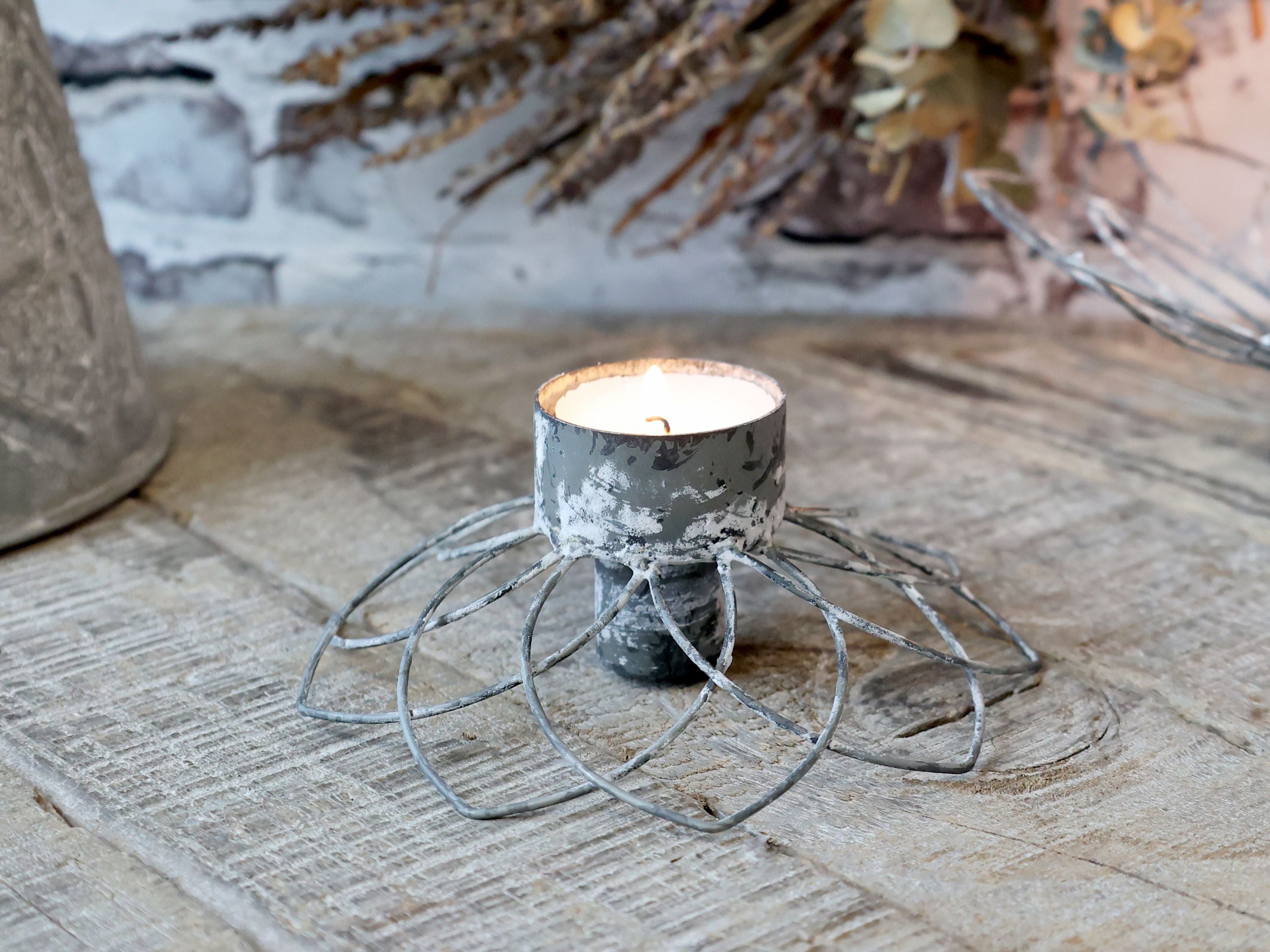 Kerzenständer Blume aus Eisen, antik Zink, Höhe 7 cm