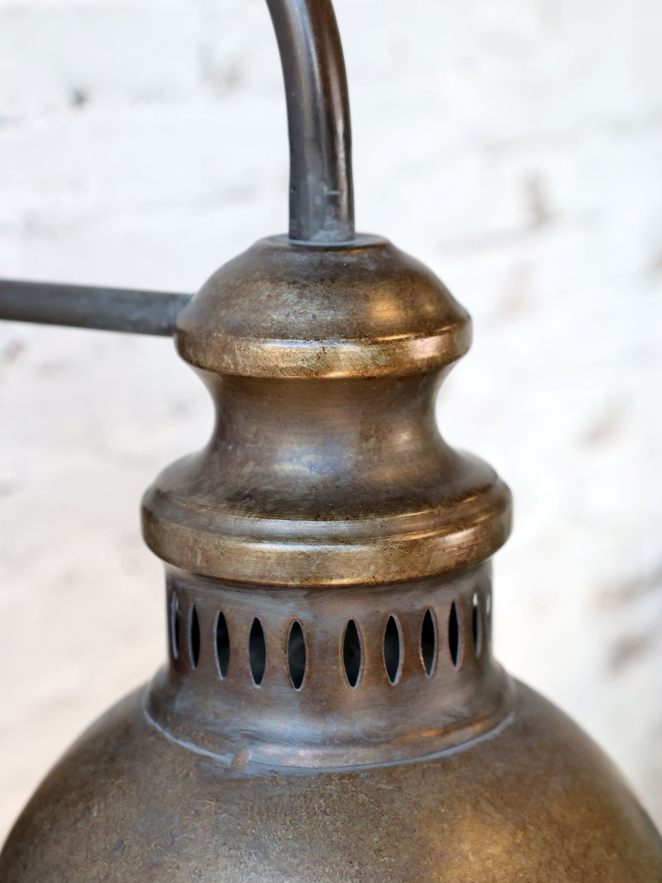 Lampe für Wand aus Eisen in Antik-Messing, 38 cm hoch