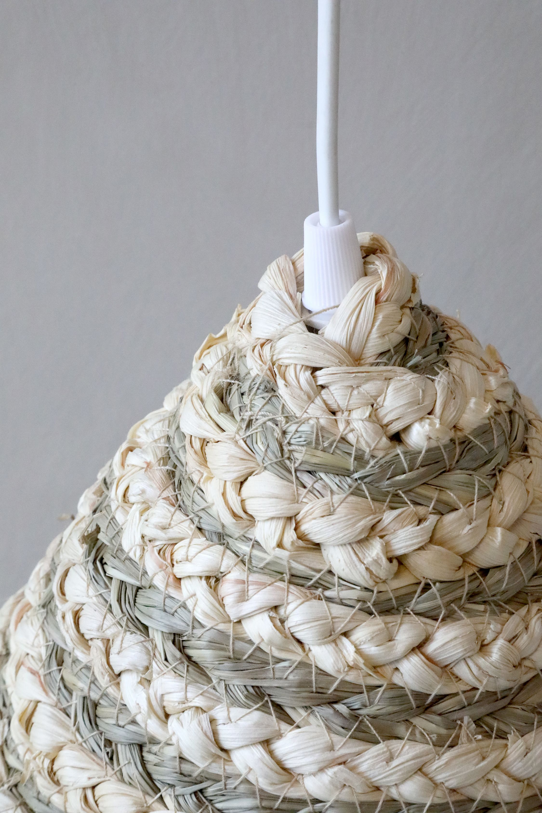 Lampenschirm aus Maisseil und Gras, 45 cm hoch, natur