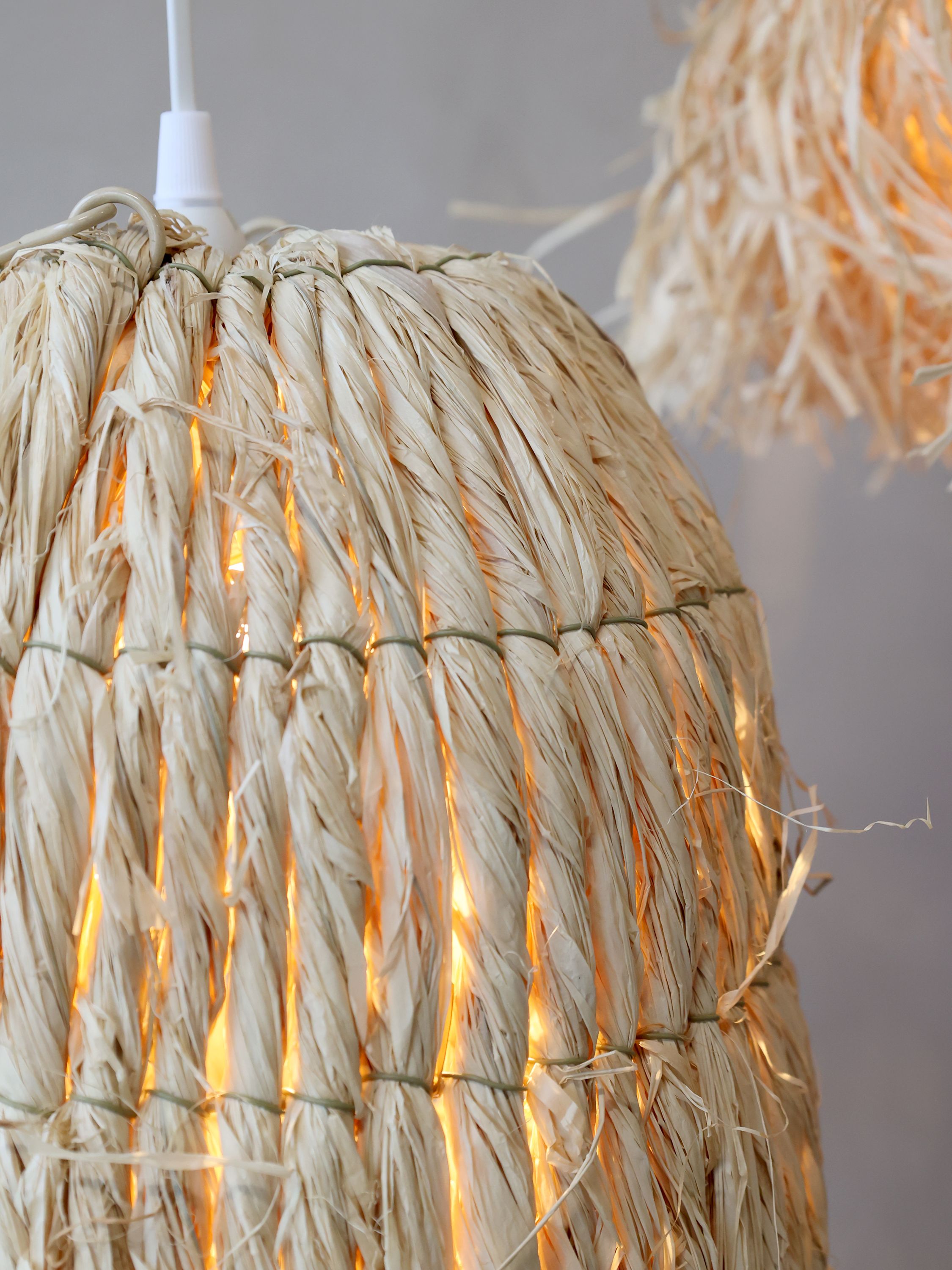 Lampenschirm geflochten aus Raffia, 32 cm hoch, natur