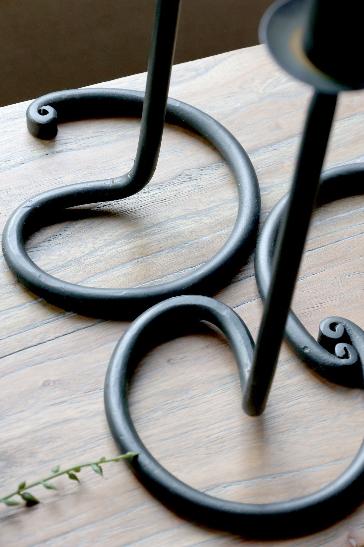 Kerzenständer aus Eisen, antik schwarz, 40 cm hoch