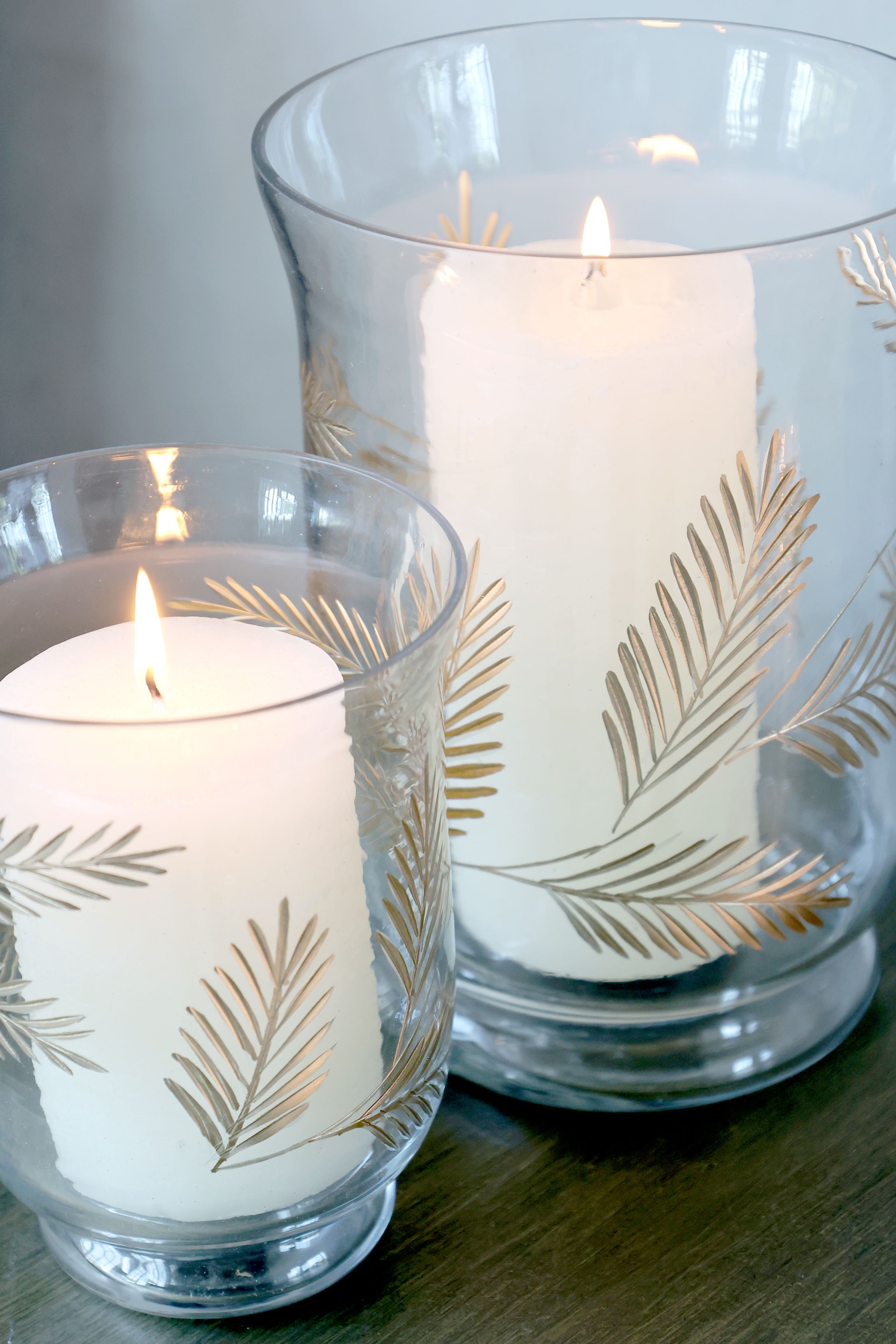 Windlicht aus Glas mit Blattmuster, 21,5 cm hoch