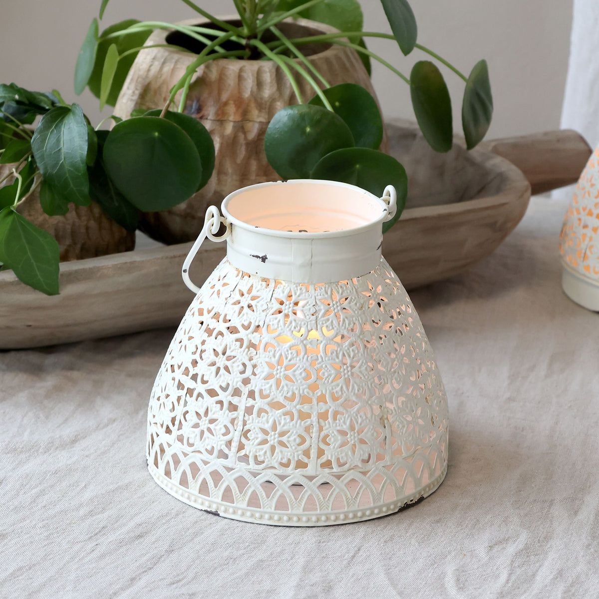 Windlicht aus Glas und Eisen, 18 cm Durchmesser, Creme