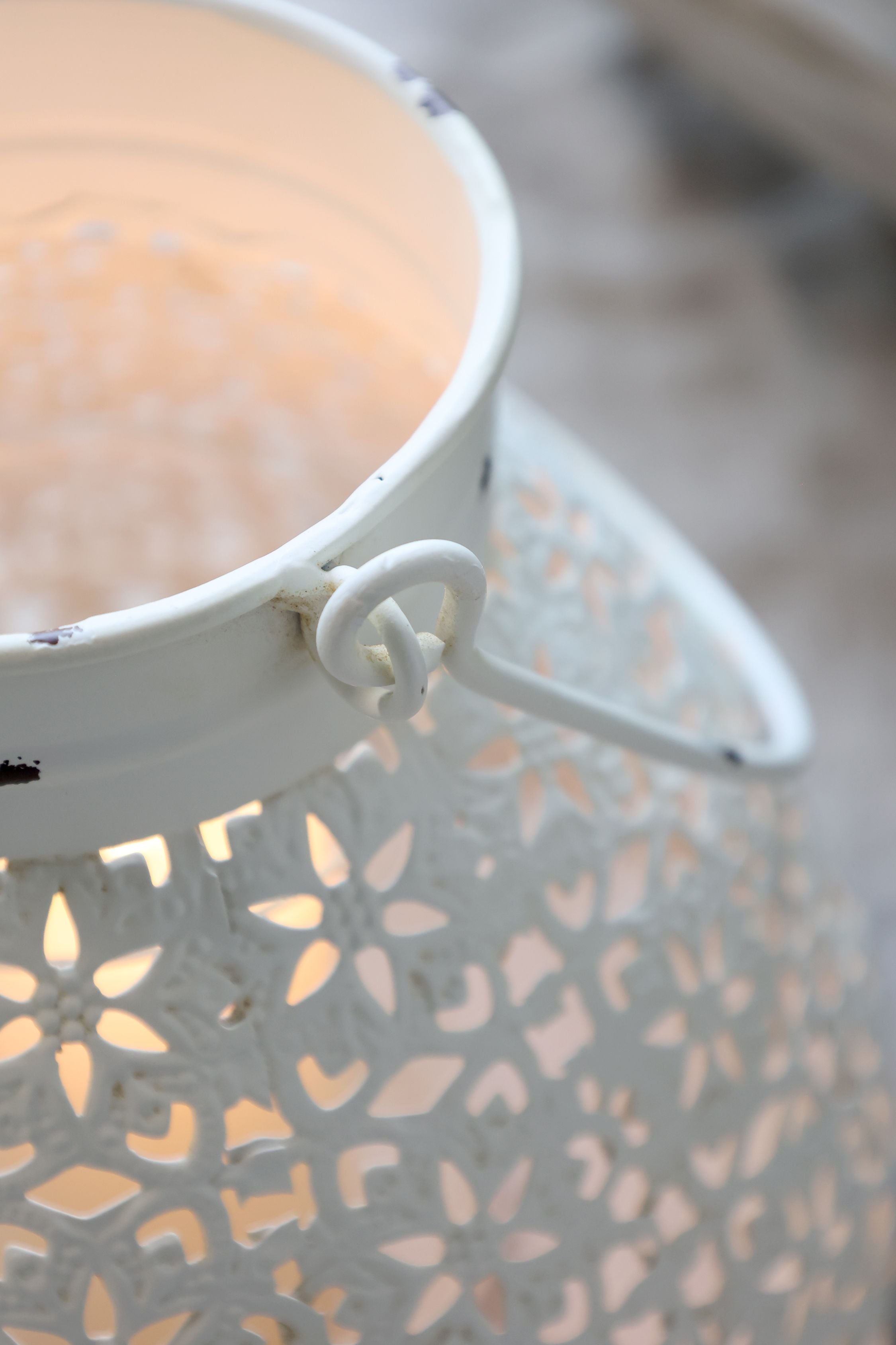 Windlicht aus Glas und Eisen, 18 cm Durchmesser, Creme
