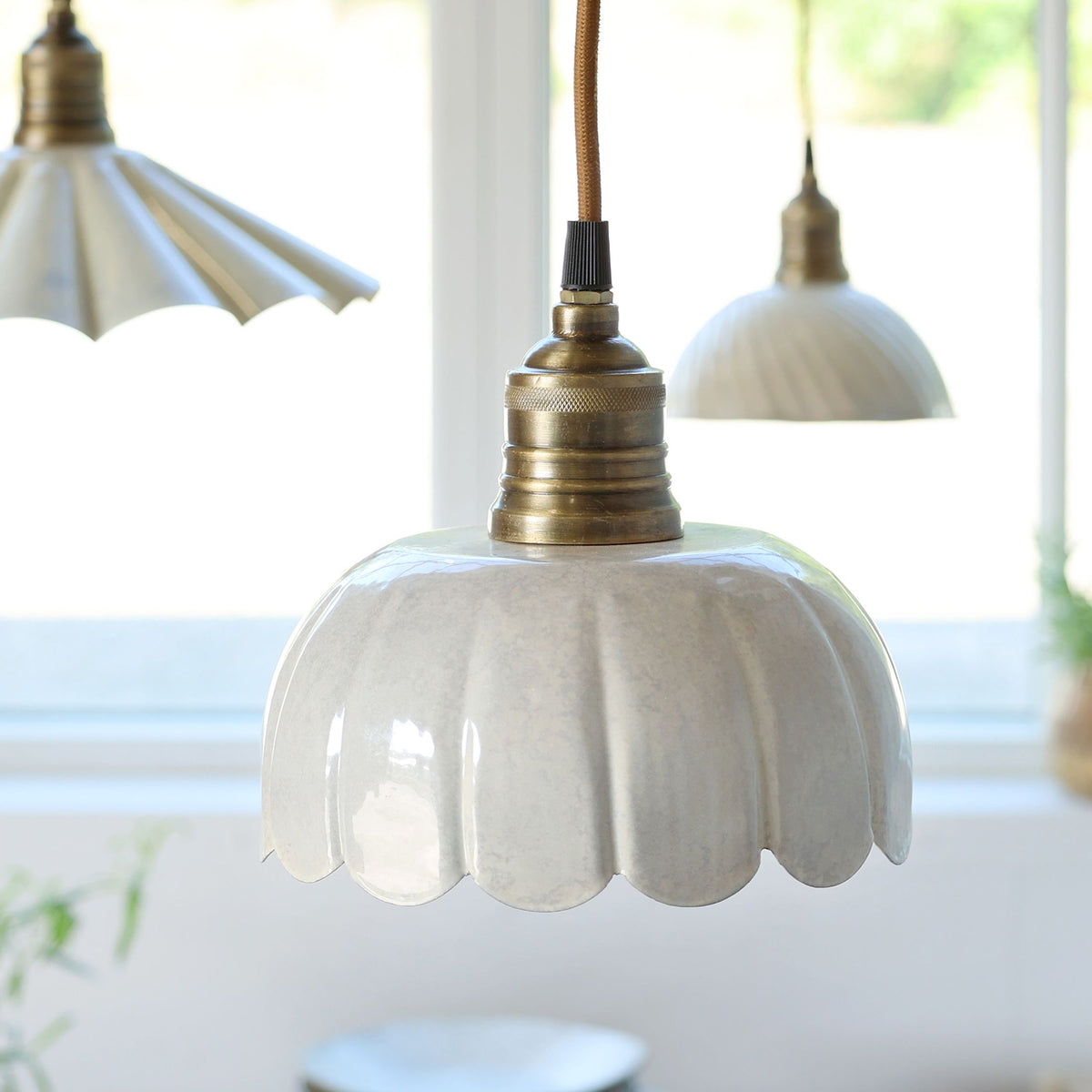 Lunel Emaille-Lampe creme, 18 cm Durchmesser