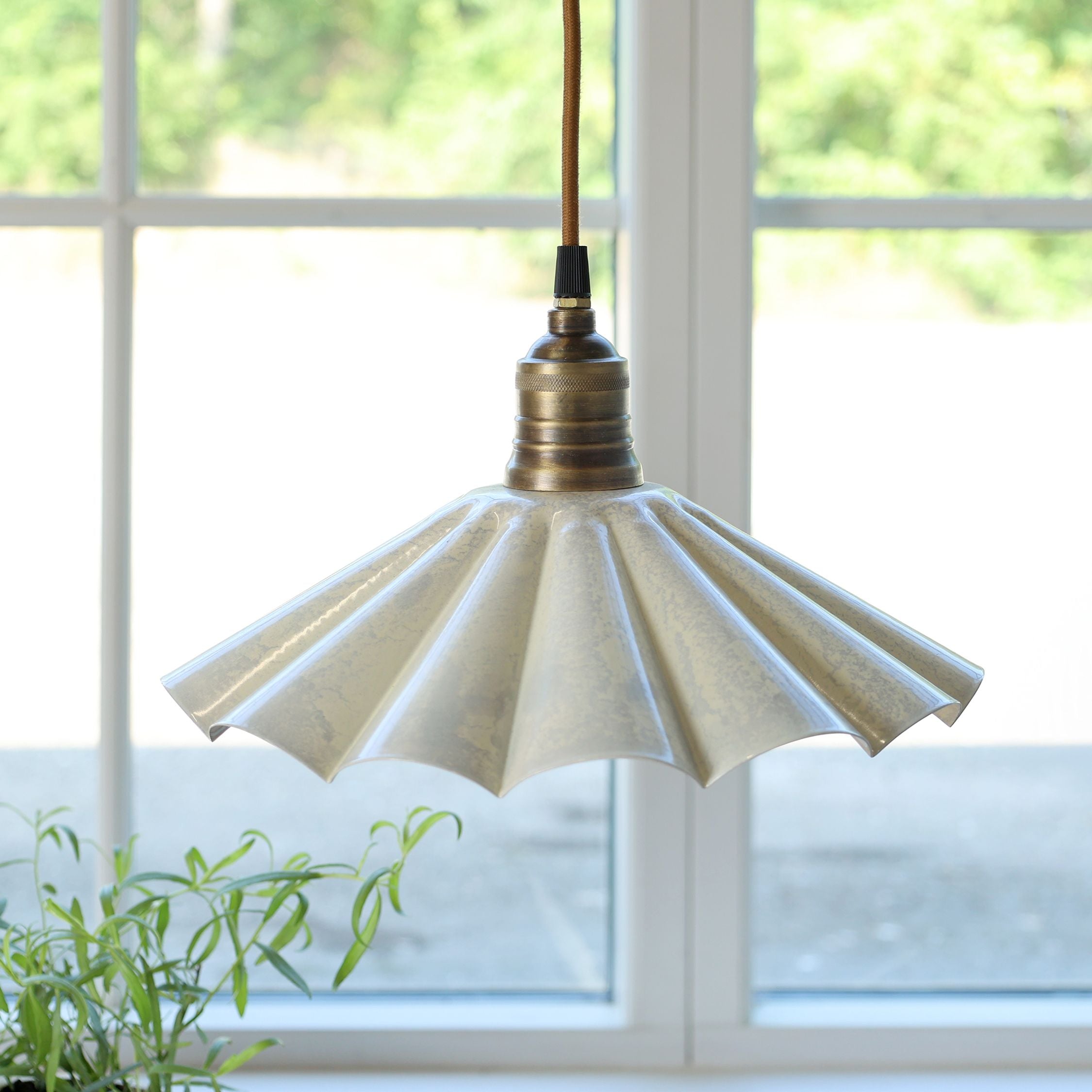 Lunel Emaille-Lampe creme 30 cm Durchmesser