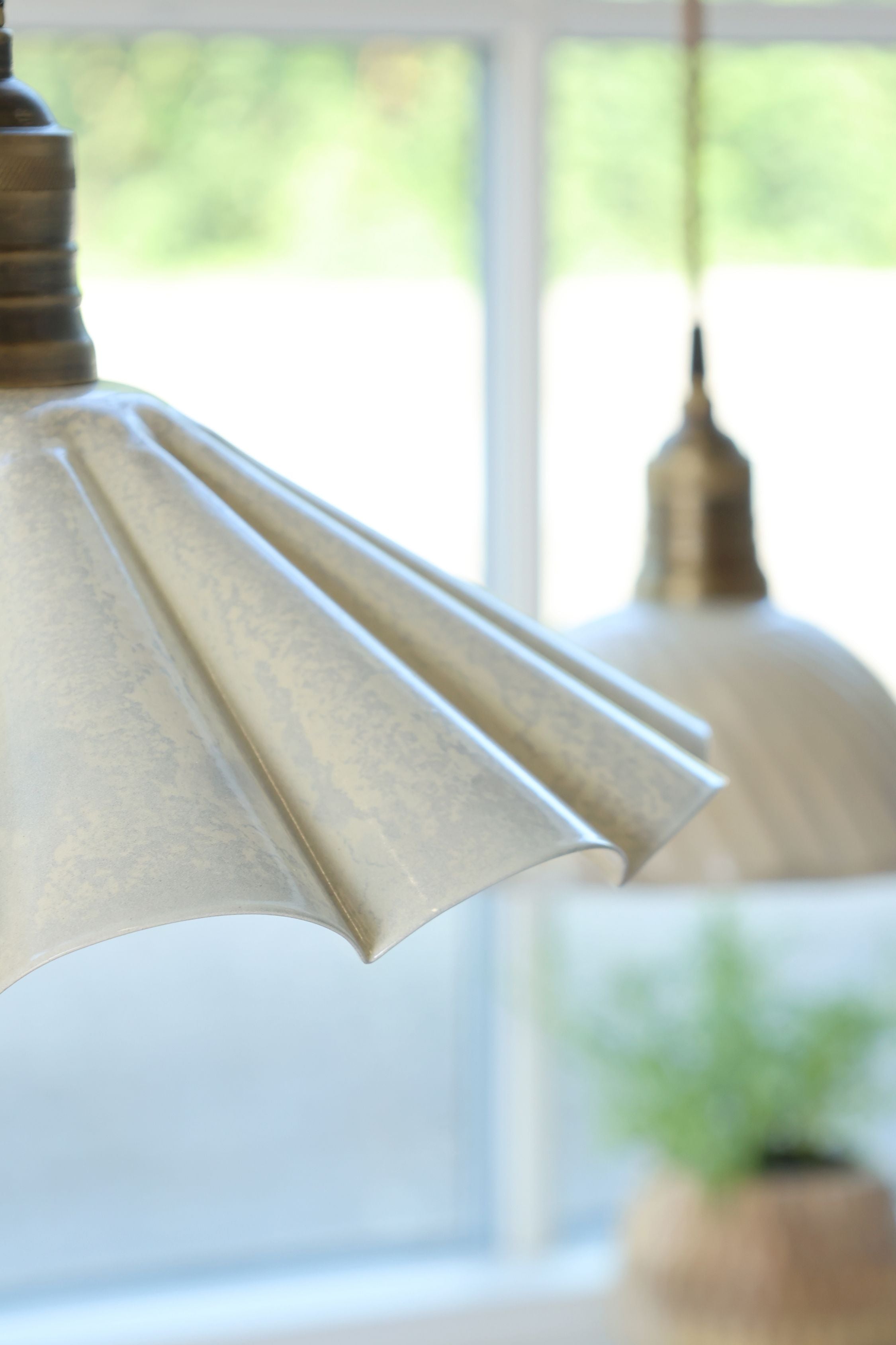 Lunel Emaille-Lampe creme 30 cm Durchmesser
