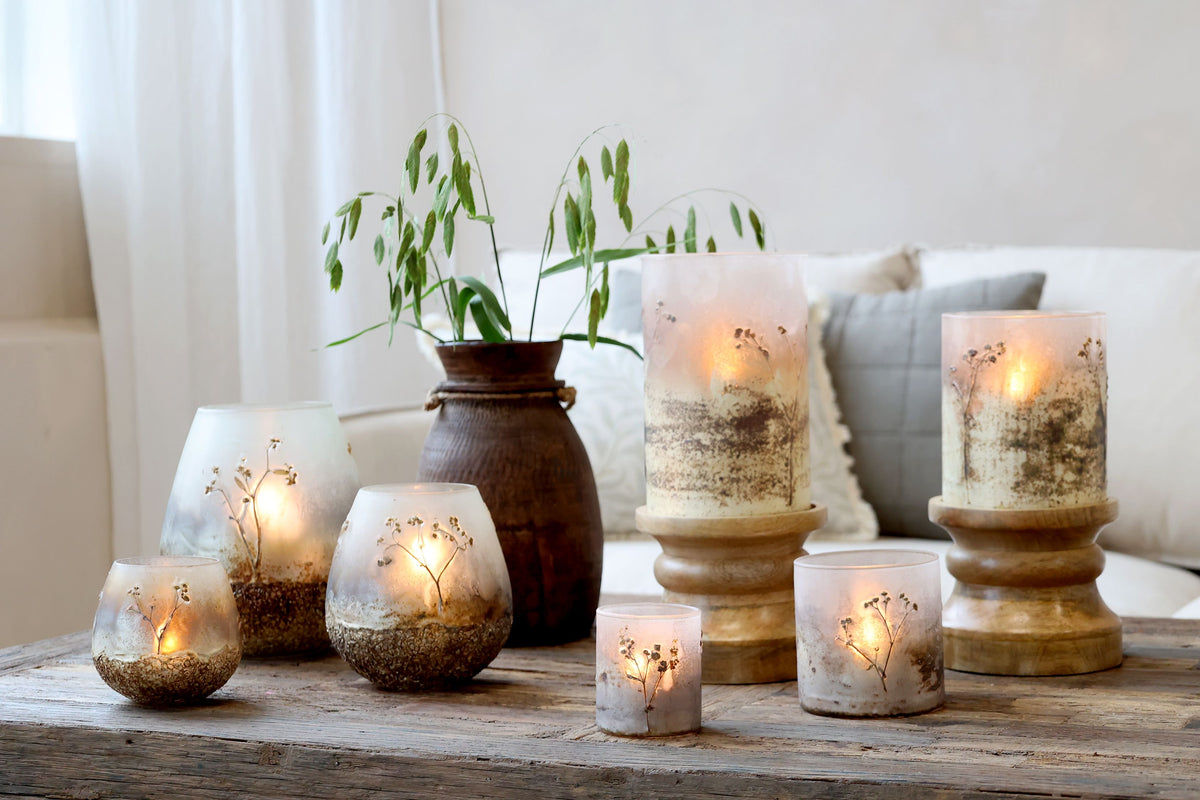 Kerzenständer aus Glas und Holz mit Blumendekor