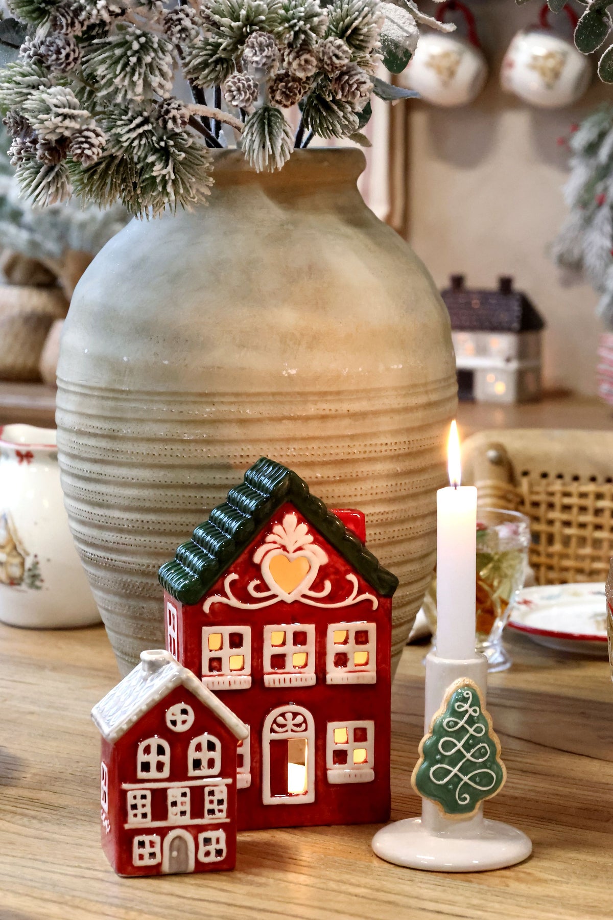 Kerzenständer mit Weihnachtsbaum, creme, 10 cm hoch