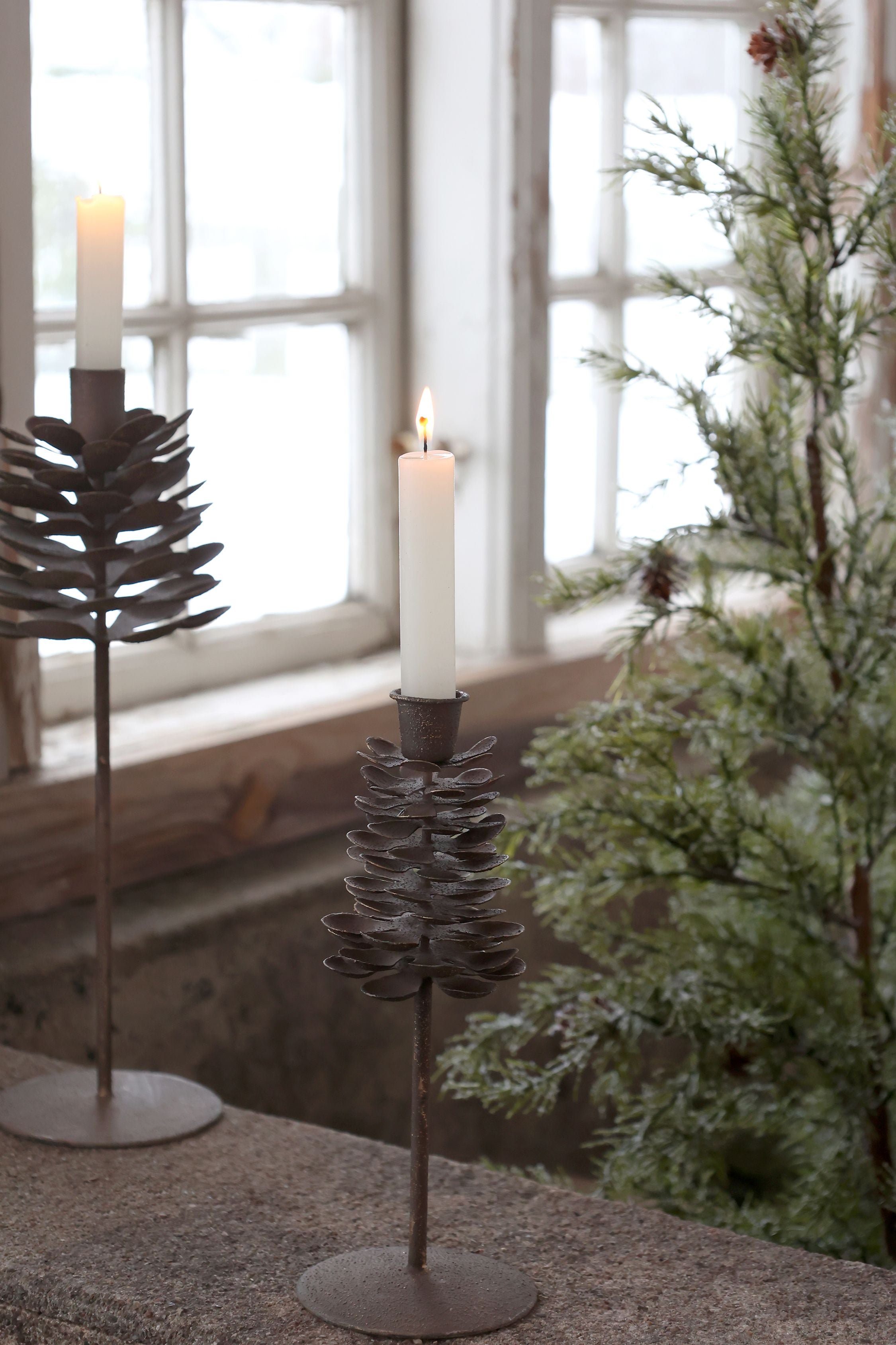 Kerzenständer Zapfen aus Eisen, 23 cm hoch, antique mokka