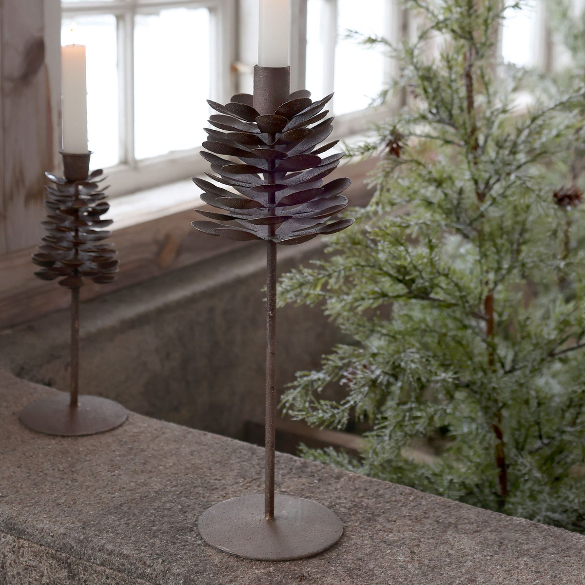Kerzenständer Zapfen aus Eisen, 33 cm hoch, antique mokka