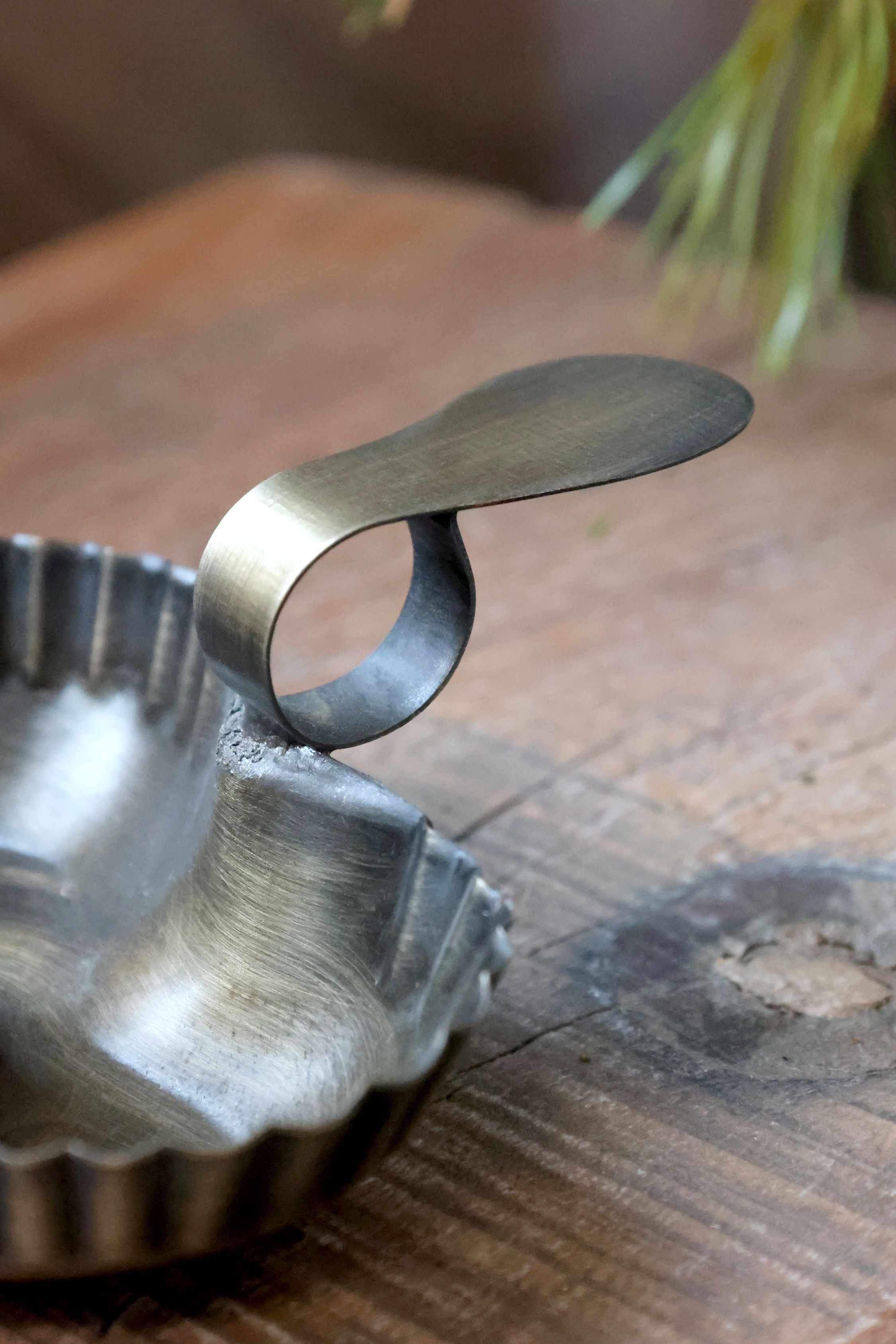Kammerleuchter Herz aus Eisen, antik messing, 14 cm breit