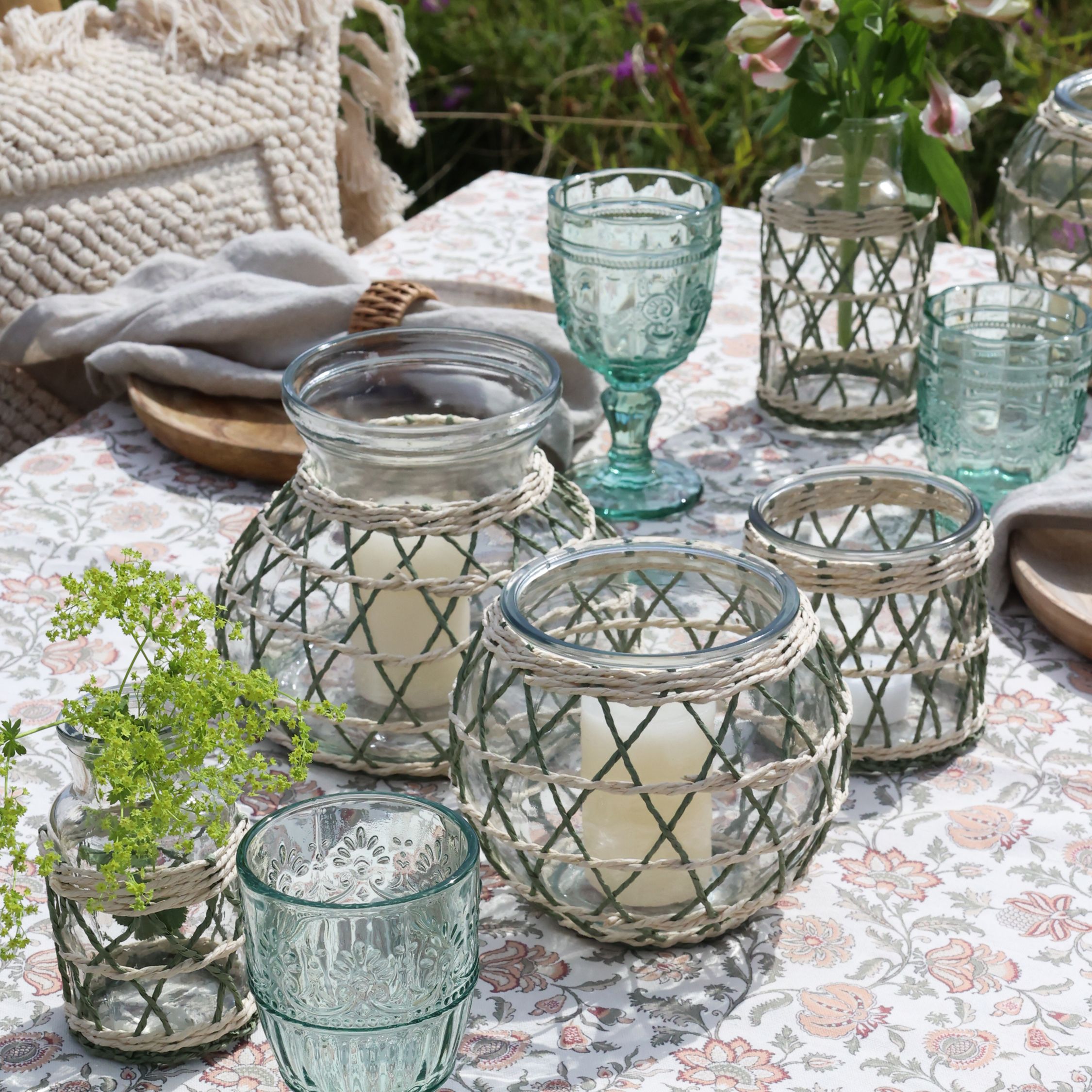 Windlicht aus Glas mit geflochtener Schnur, 13 cm hoch