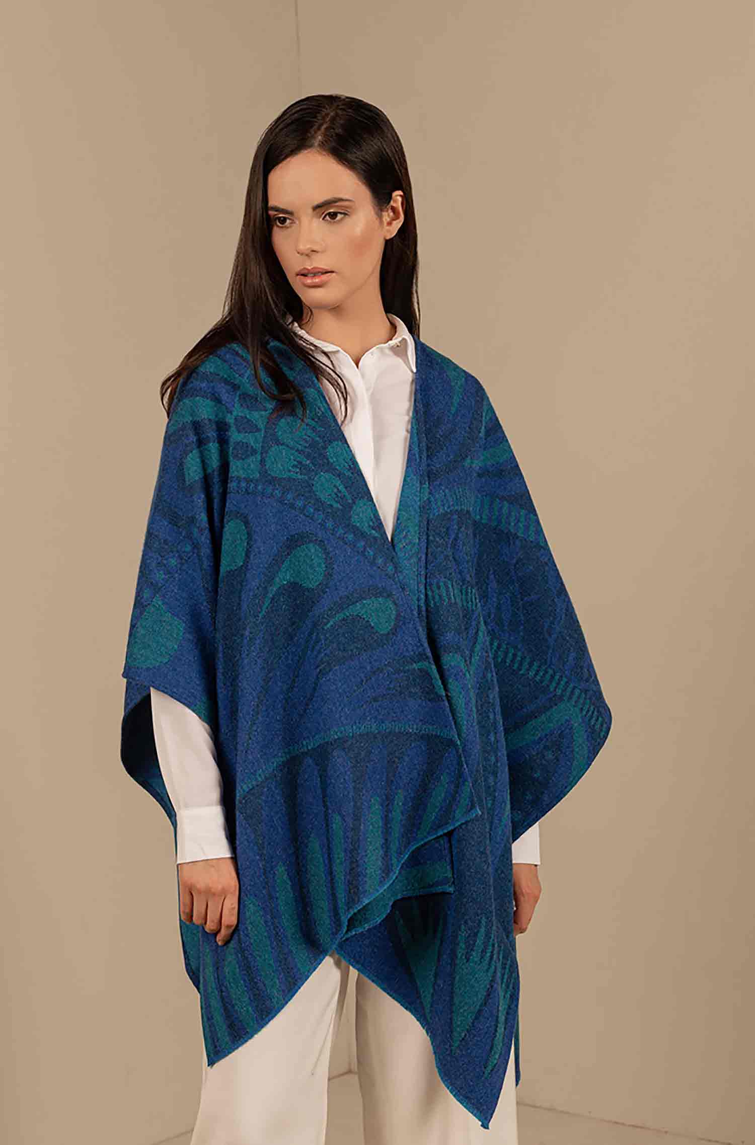 Alpaka Cape USHER aus 100% Baby Alpaka