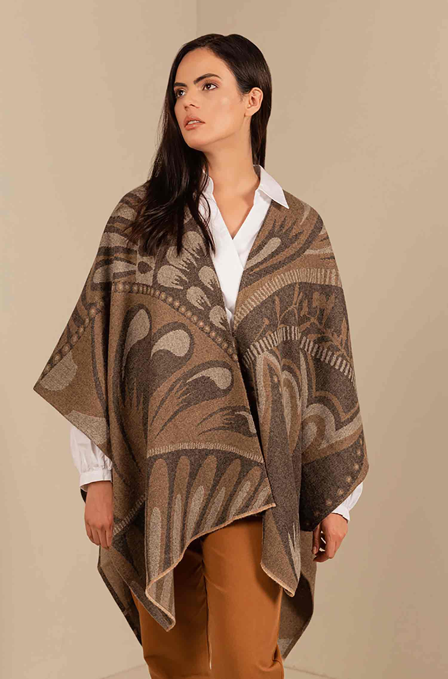 Alpaka Cape USHER aus 100% Baby Alpaka