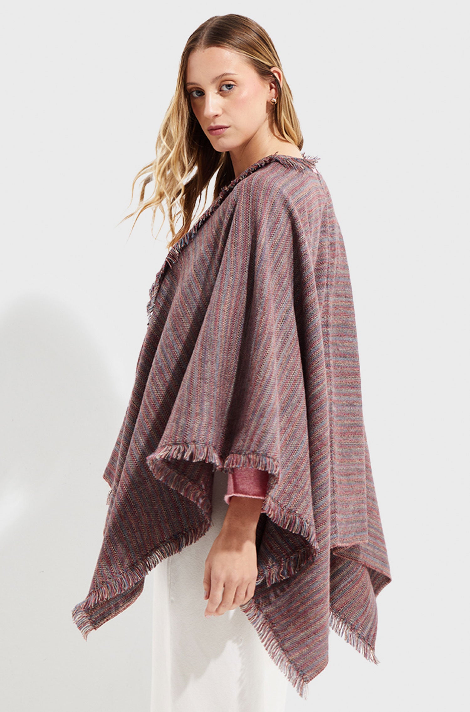 Alpaka Cape YUDITH aus 100% Baby Alpaka