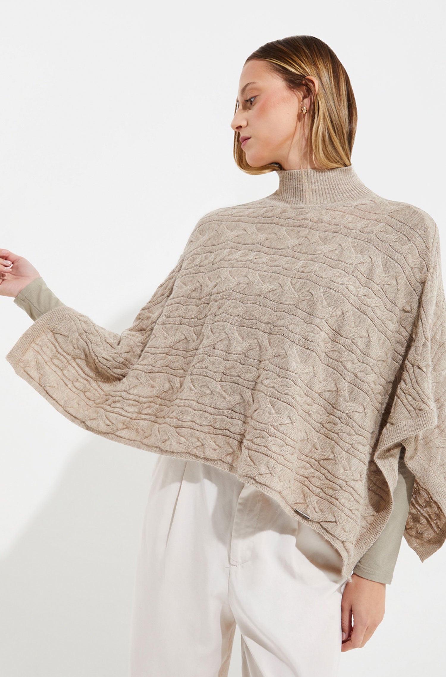 Alpaka Poncho YANINA aus 100% Baby Alpaka