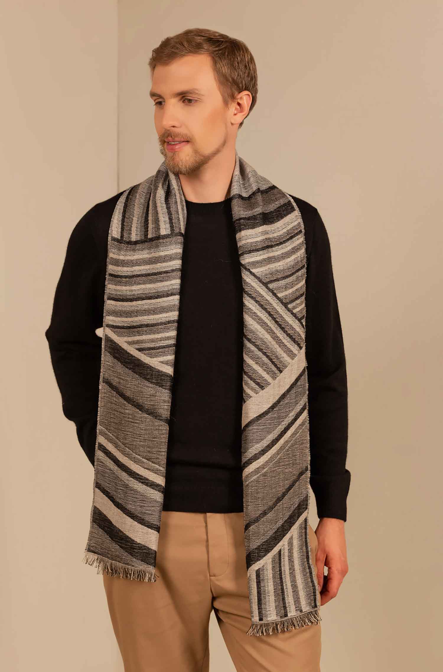 Alpaka Schal UNRESE aus Baby Alpaka und Seide