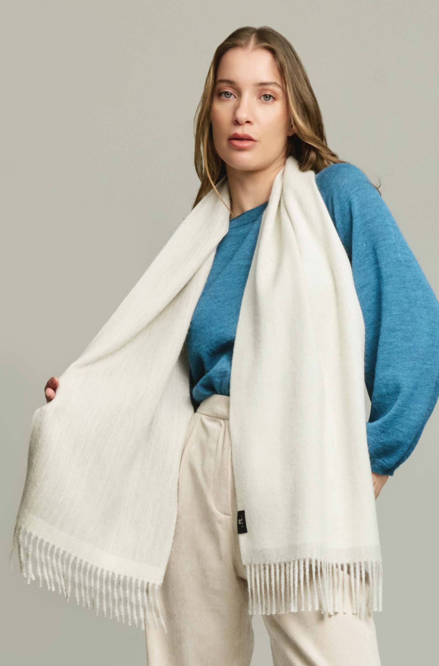 Alpaka Webschal STOCK 1 aus 100% ungefärbtem Baby Alpaka