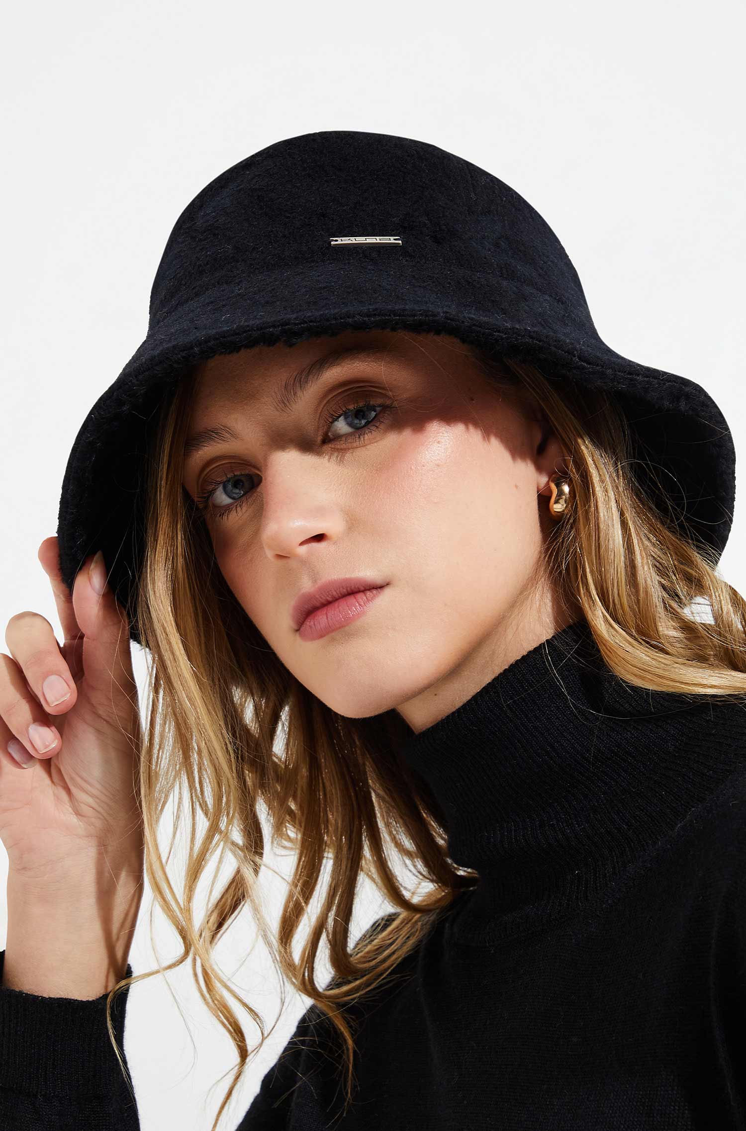 Alpaca reversible bucket hat YOUNG made from baby alpaca & wool