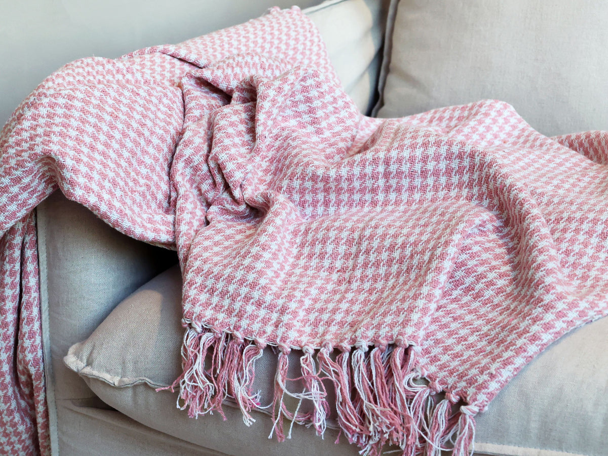 Aix Plaid in Himbeere, 150 cm lang, 130 cm breit