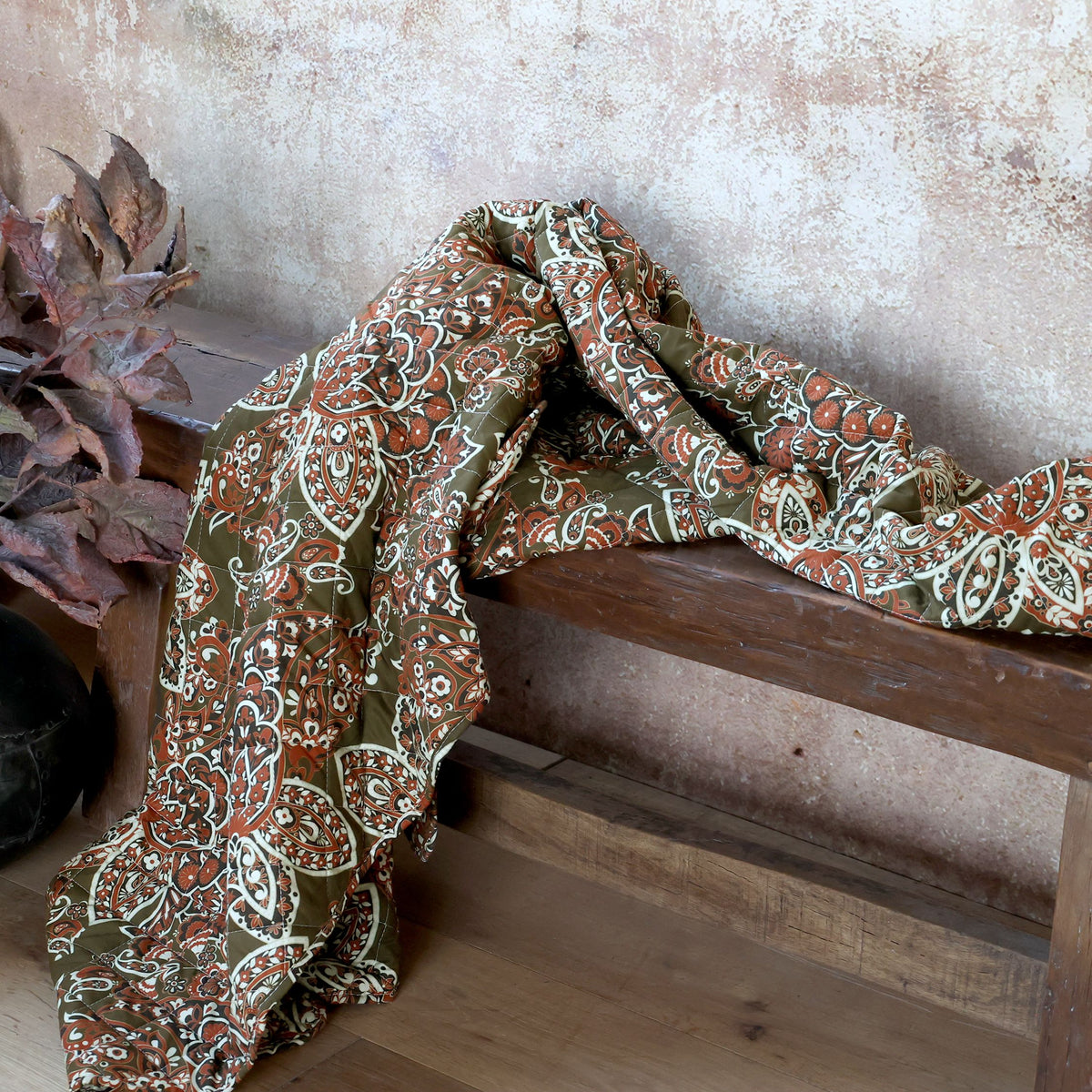 Quilt mit Paisley Motiv in Moos und Terracotta, 180x130 cm