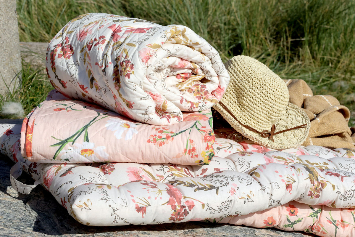 Baumwoll-Quilt mit Wildblumen, 130x180 cm, creme