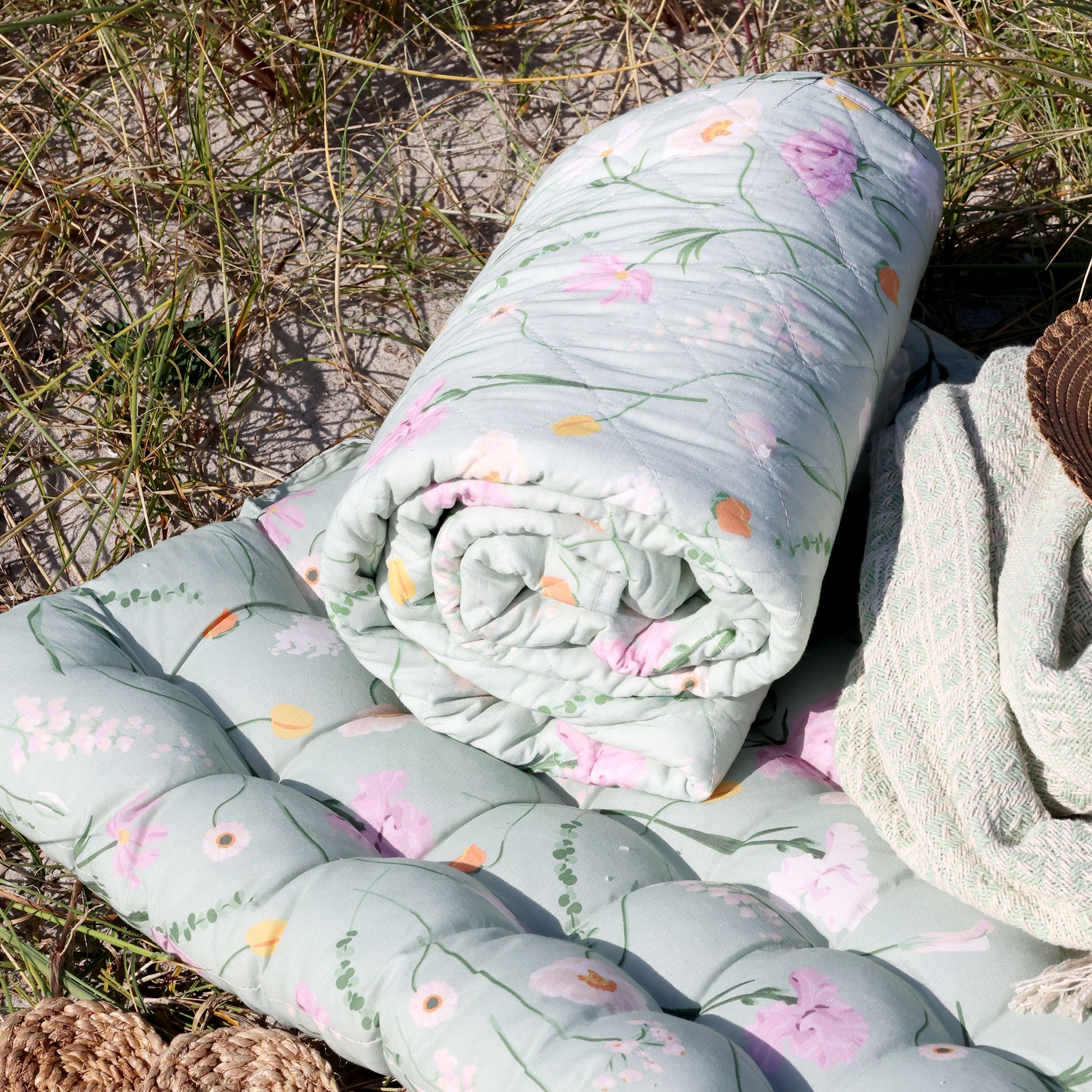 Quilt mit Blumenmuster, 180 cm lang, 130 cm breit