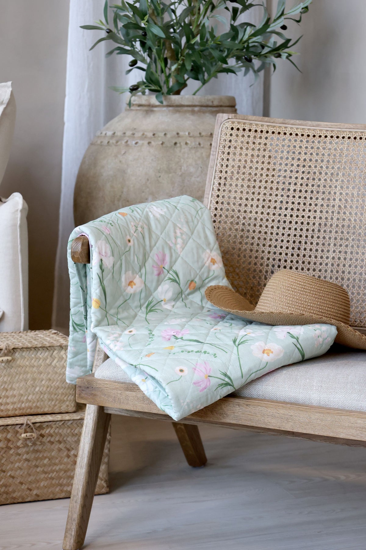Quilt mit Blumenmuster, 180 cm lang, 130 cm breit