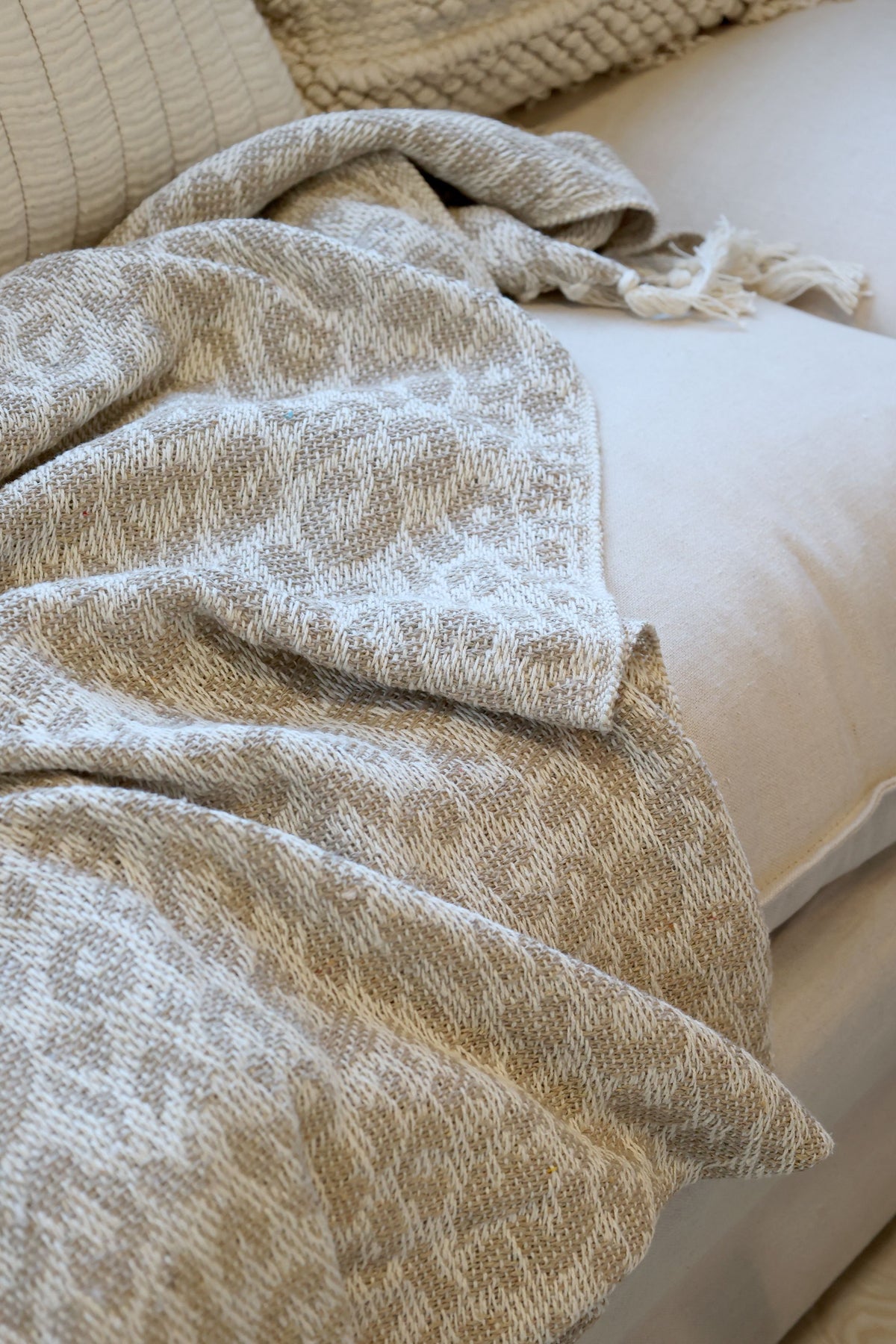 Aix Plaid aus Baumwolle und recycelten Fasern, 150 cm lang