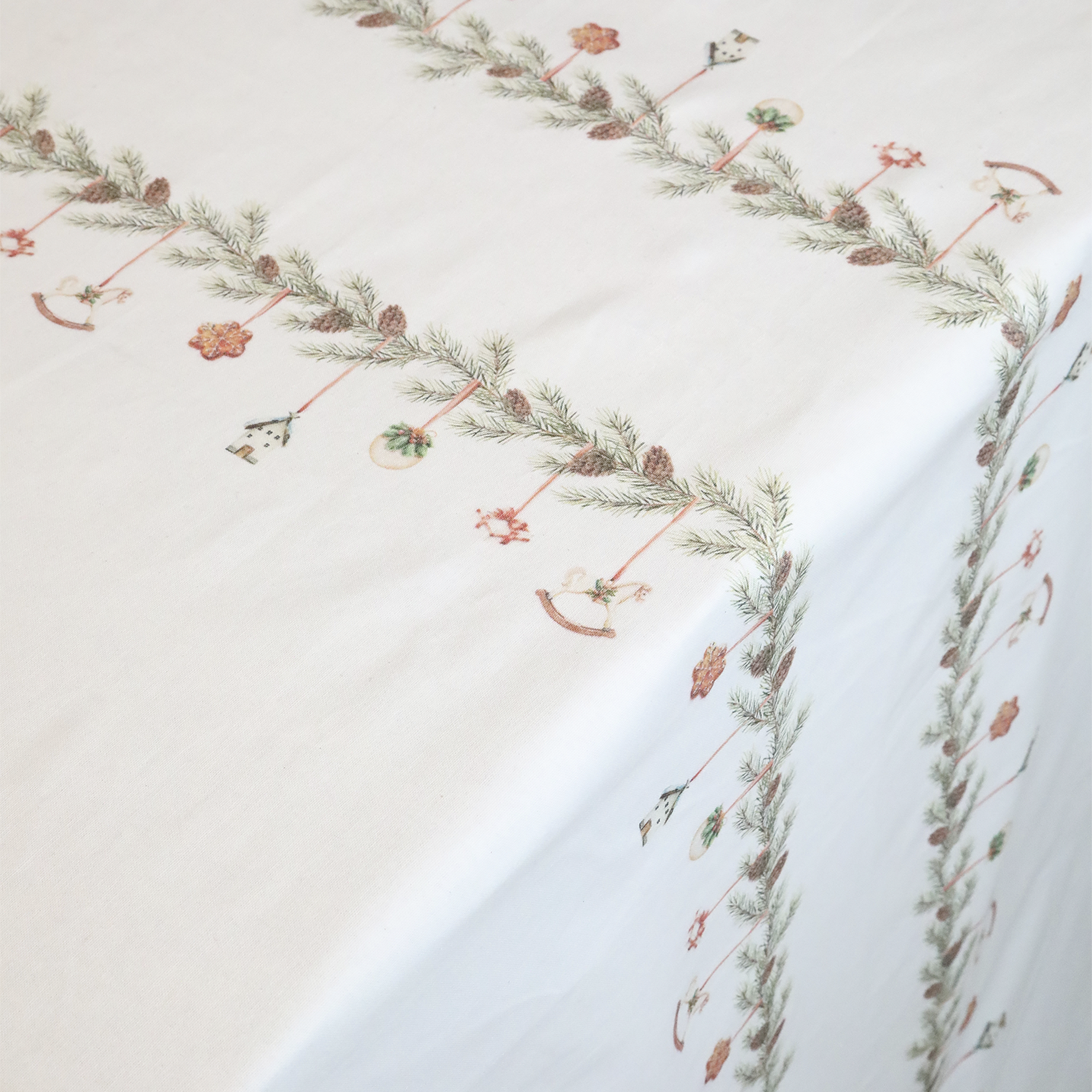 Tischdecke mit Girlanden, 360 cm lang, creme