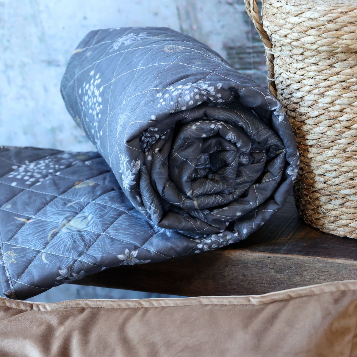 Aix Quilt mit Blumen, 180x130 cm, midnight