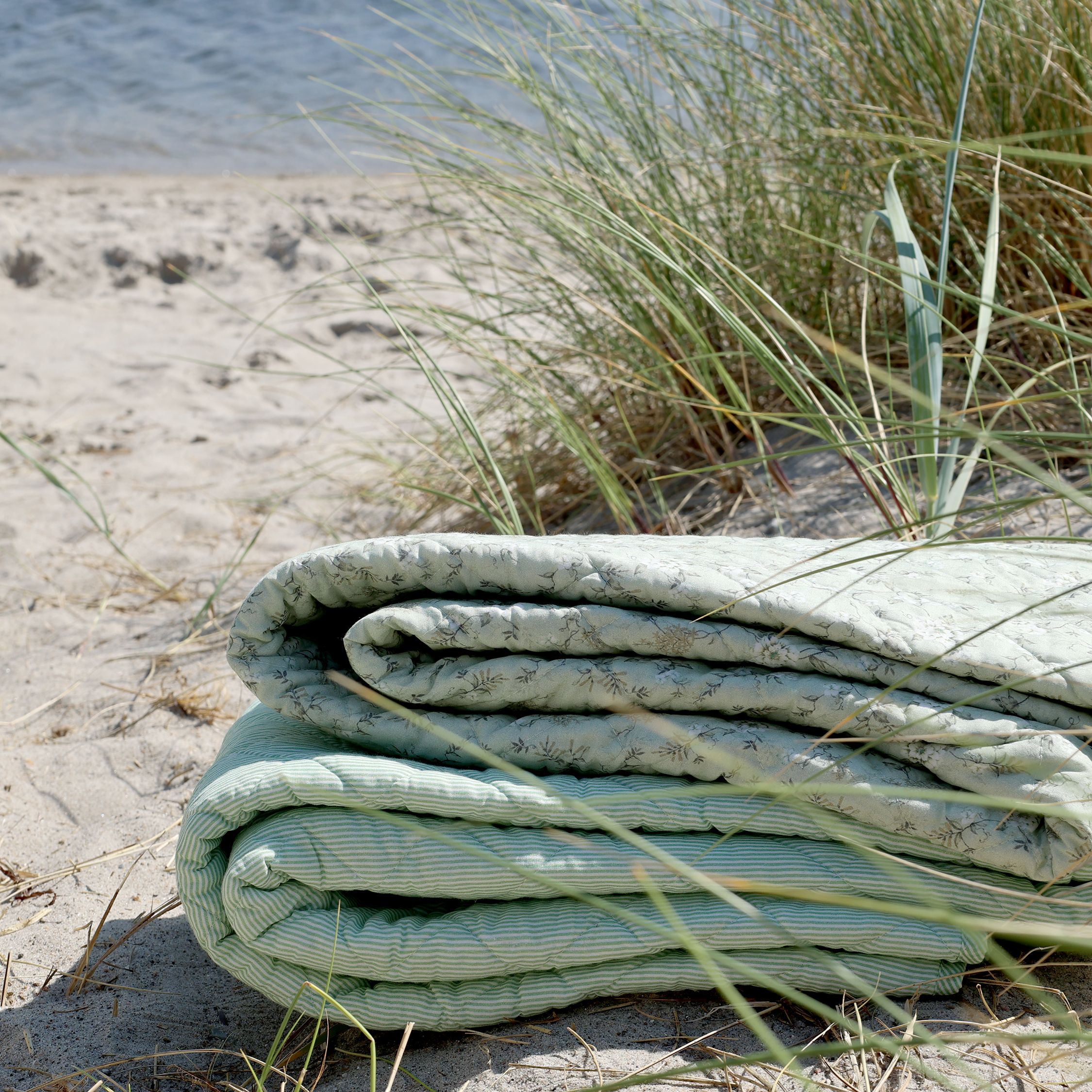 Quilt Aix mit maritimem Streifenmuster, 180x130 cm