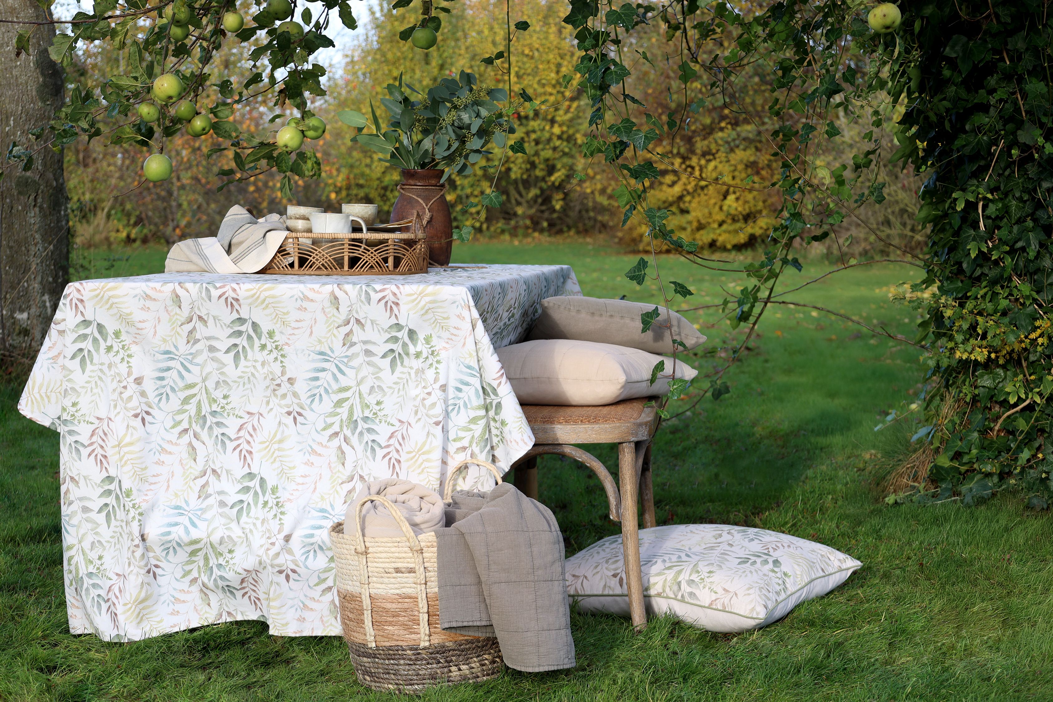 Weiße Tischdecke mit Blattmuster, Baumwolle, 240x140 cm