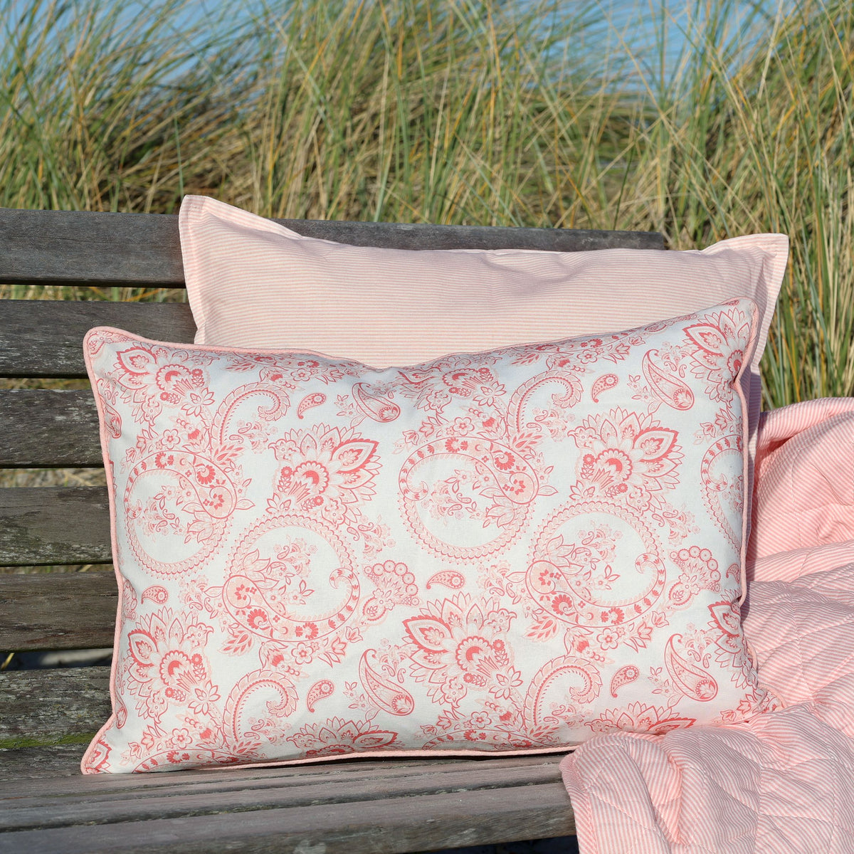 Kissenbezug Aix mit Paisley-Motiv, 50x35 cm, rosa-weiß