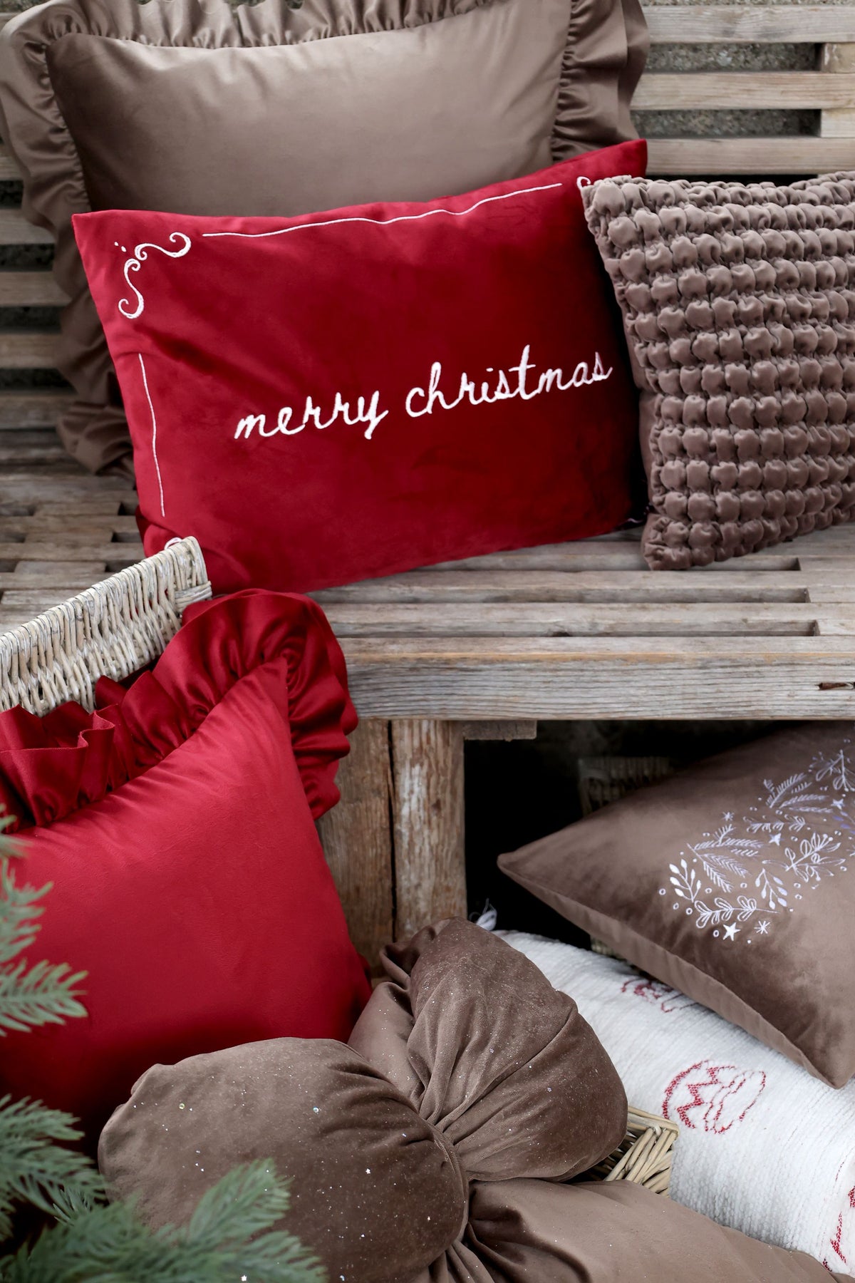 Kissenbezug mit Merry Christmas-Stickerei, 50x35 cm, Cherry